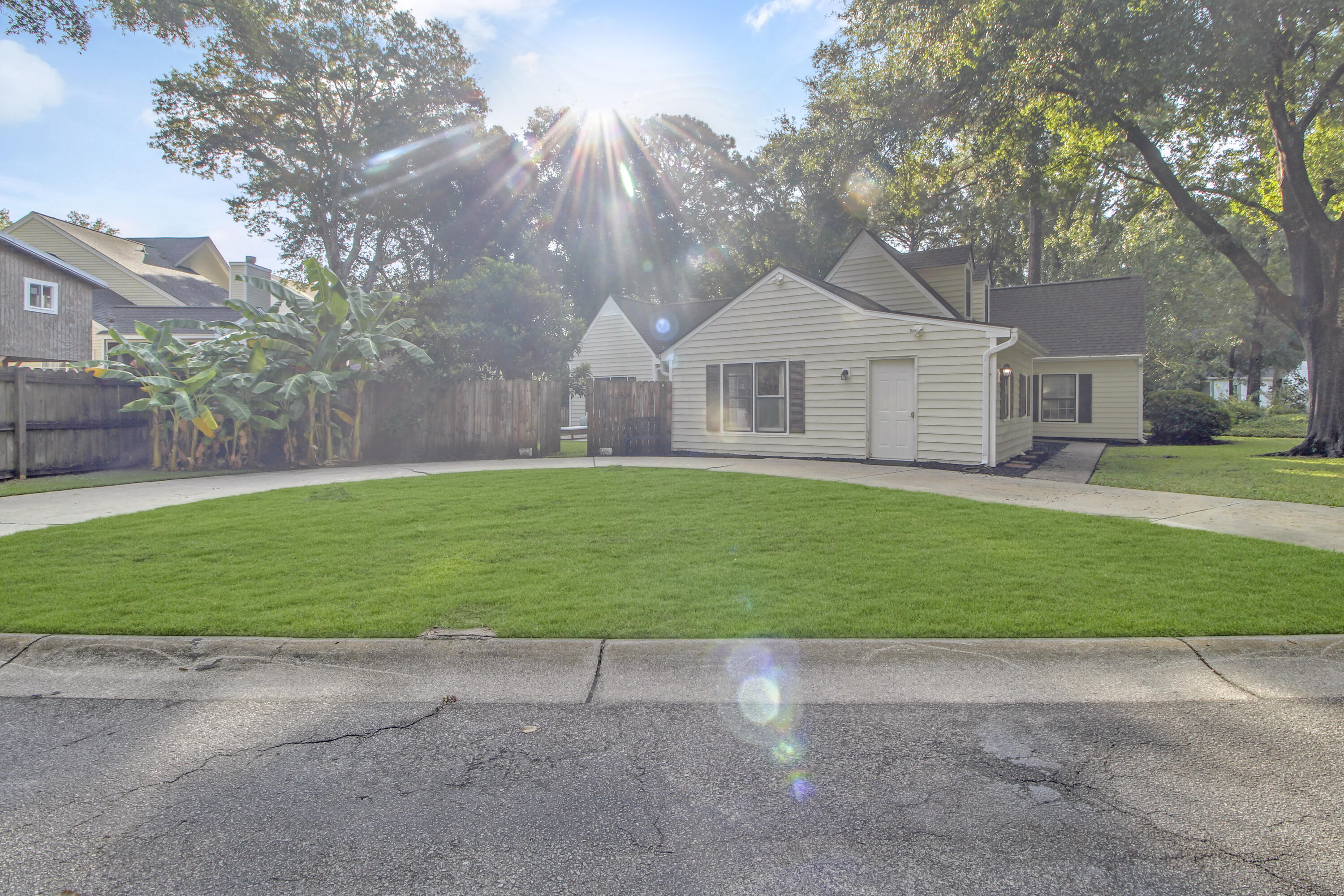 1421 Battery Weed Court