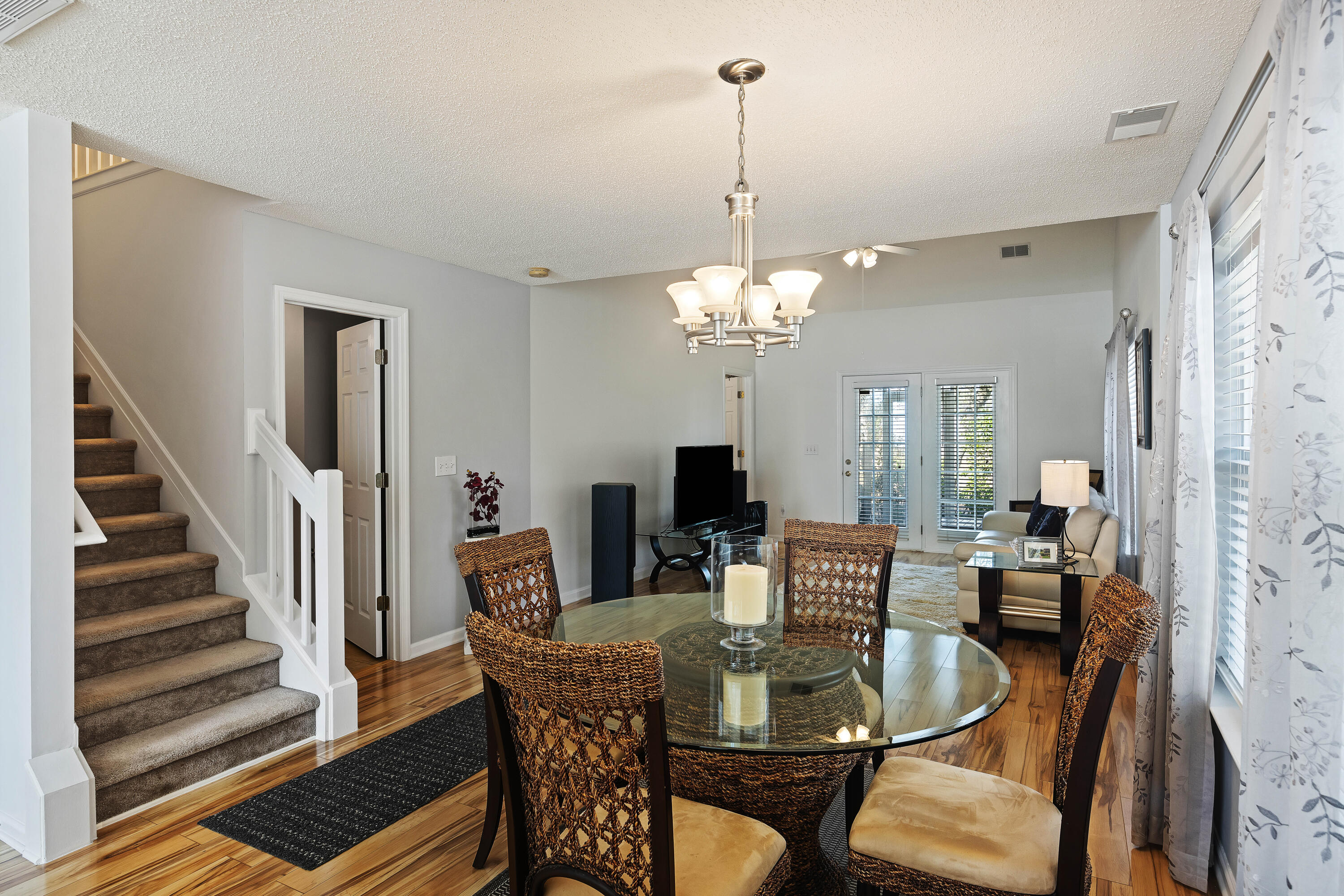 1005 Yellow Hawthorn Circle