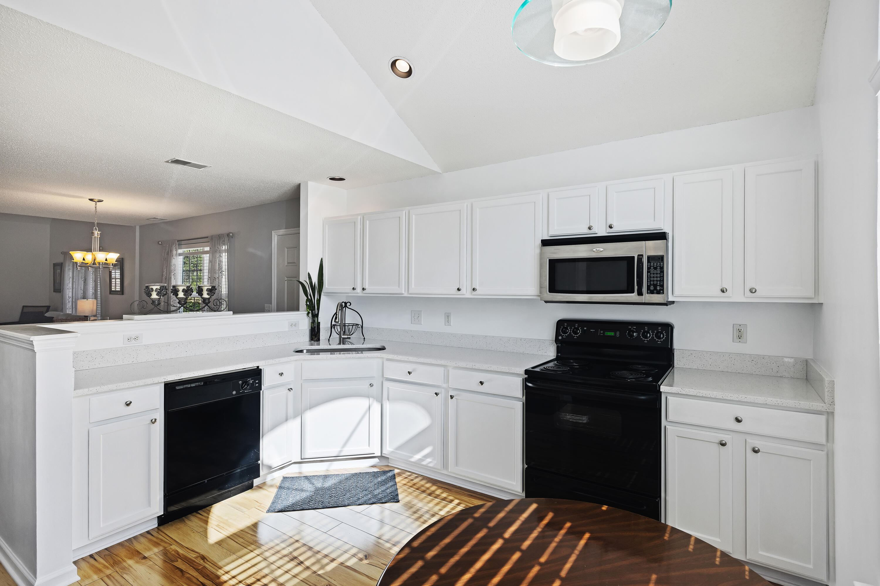 1005 Yellow Hawthorn Circle