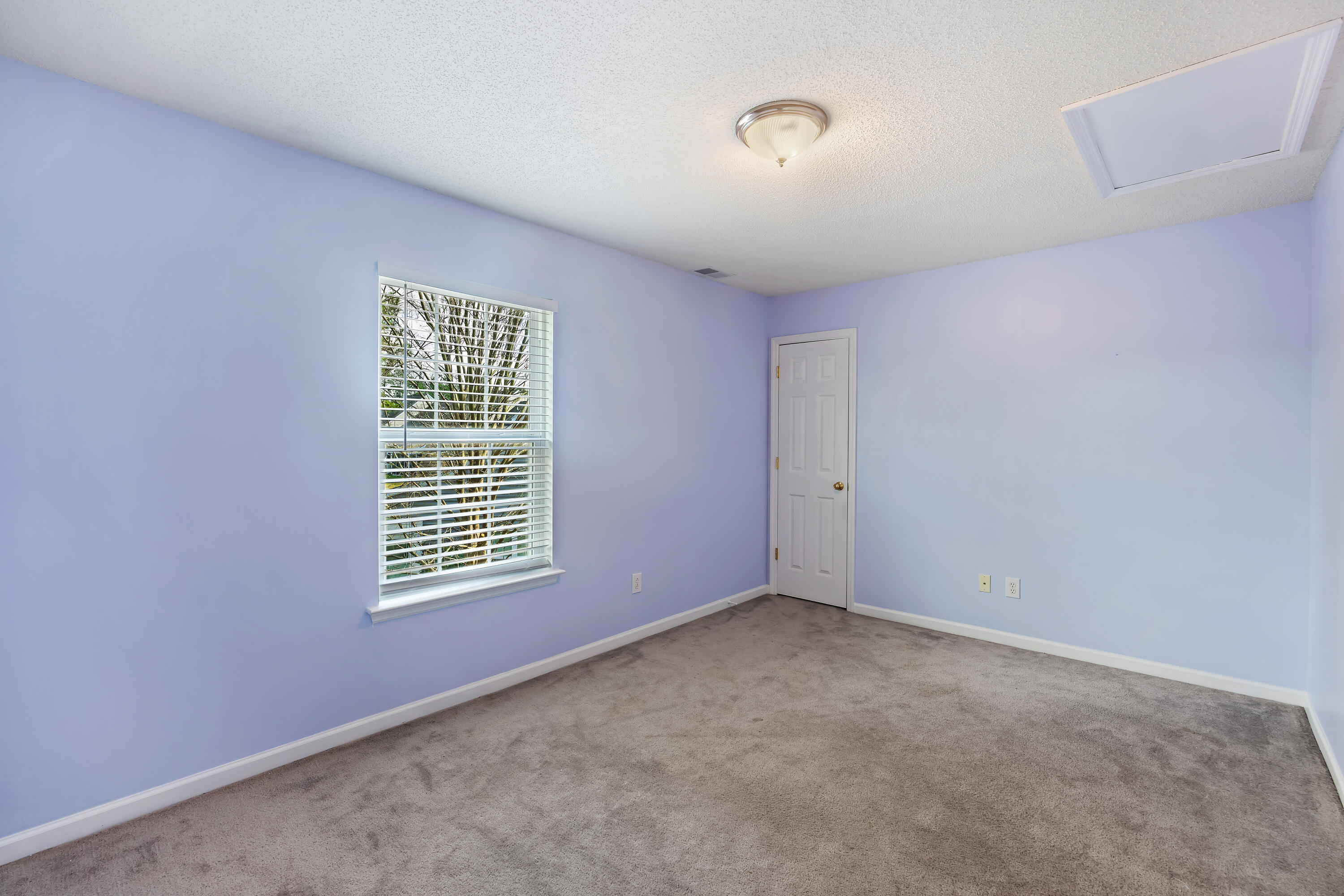 1005 Yellow Hawthorn Circle