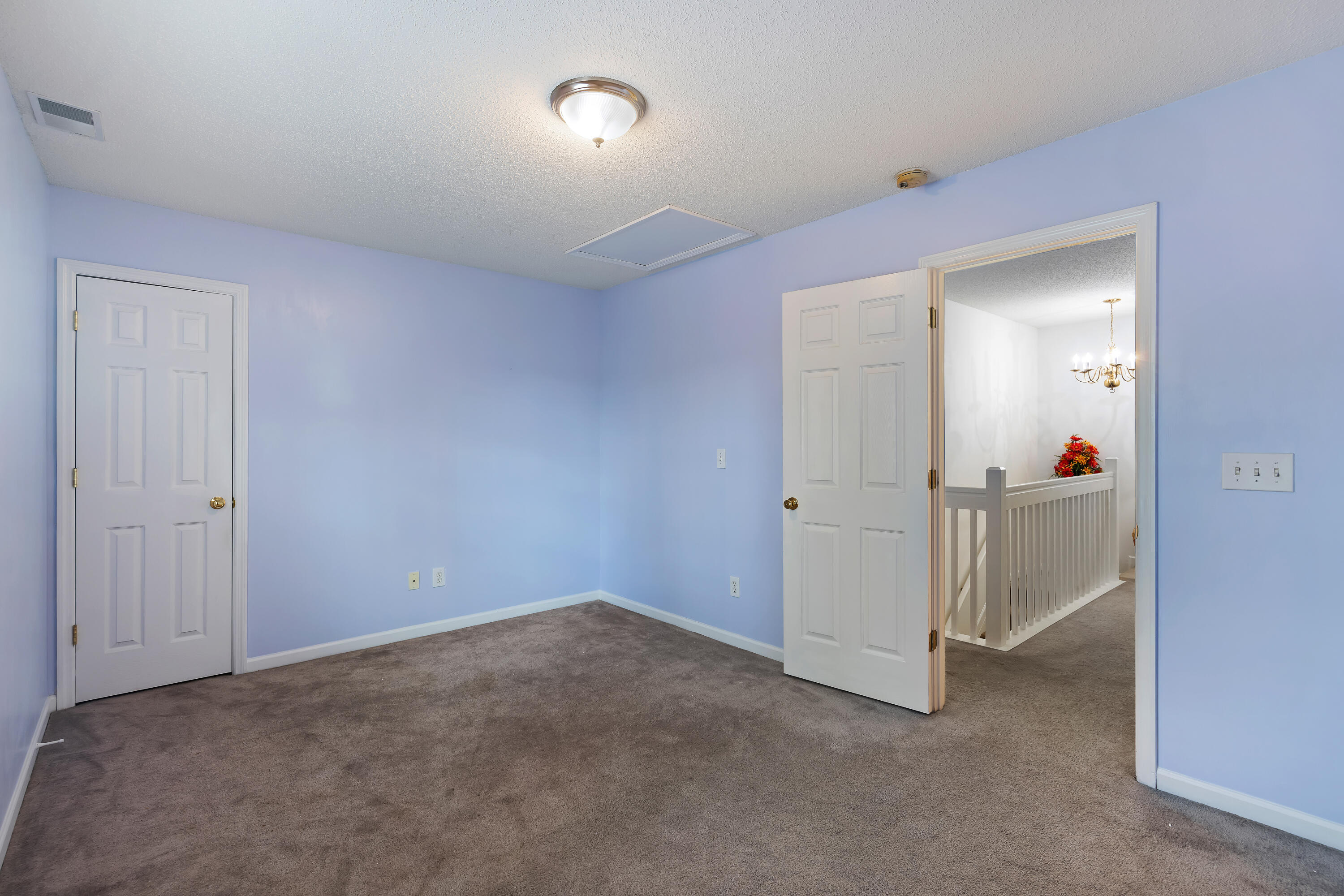 1005 Yellow Hawthorn Circle