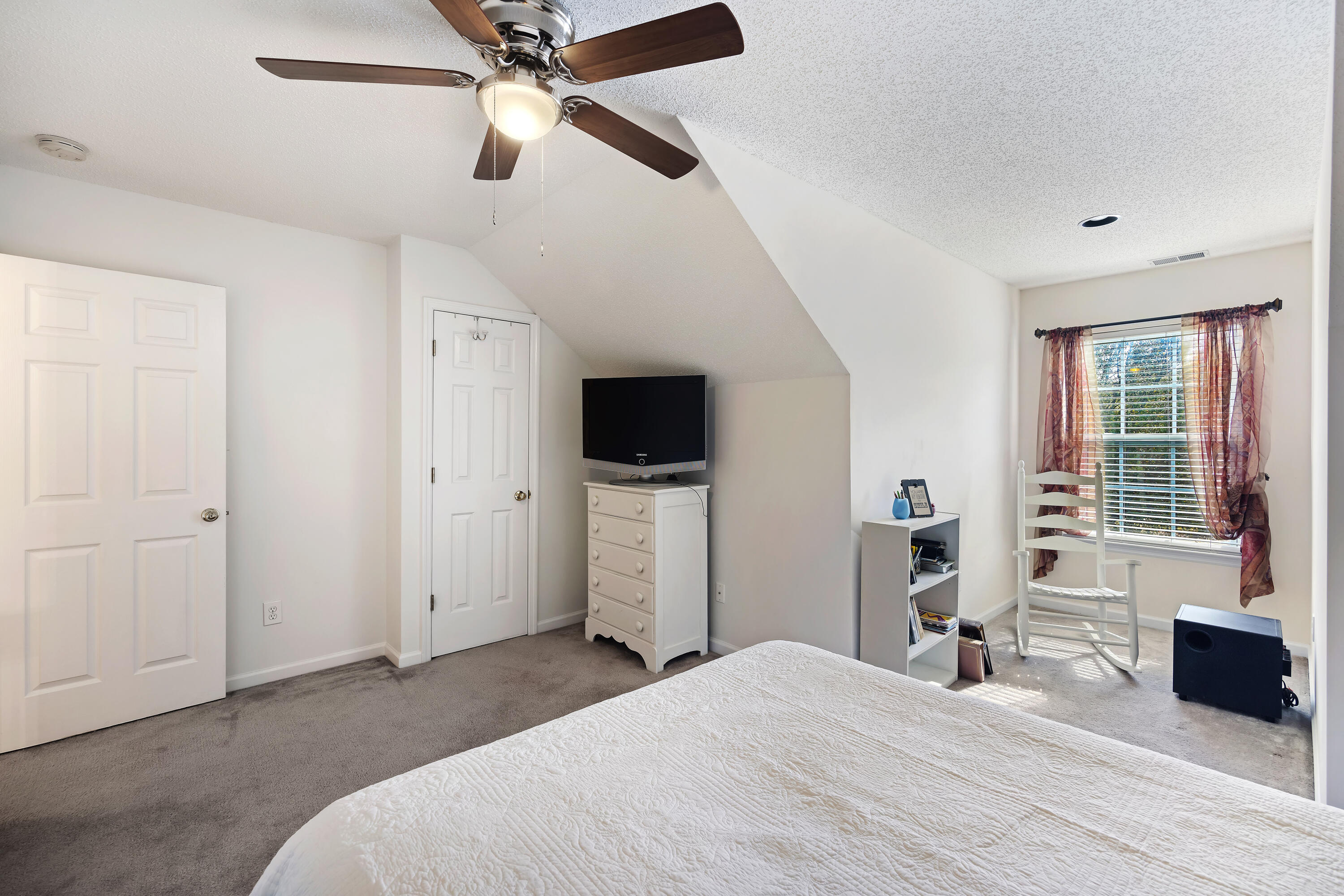 1005 Yellow Hawthorn Circle