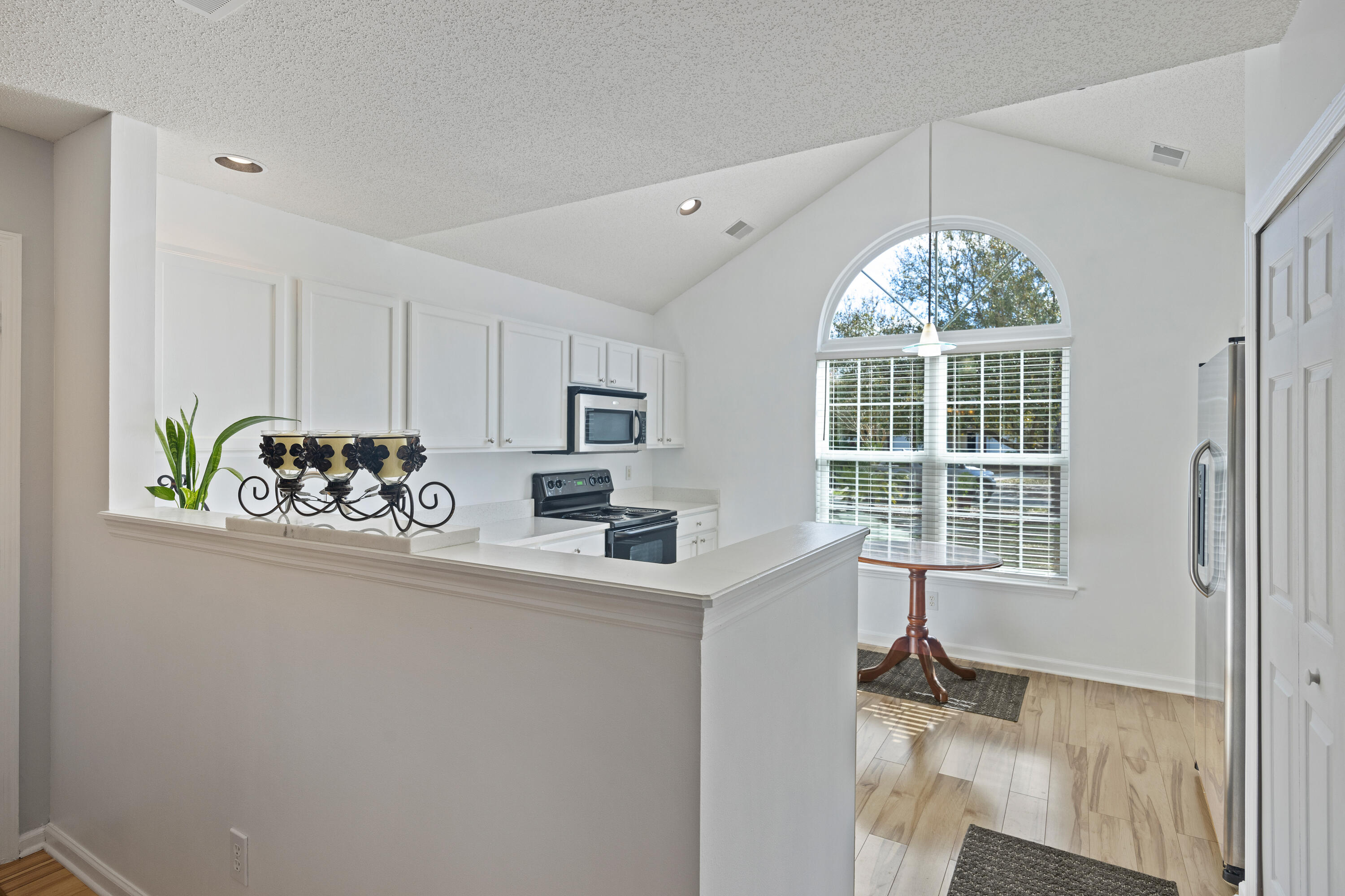 1005 Yellow Hawthorn Circle