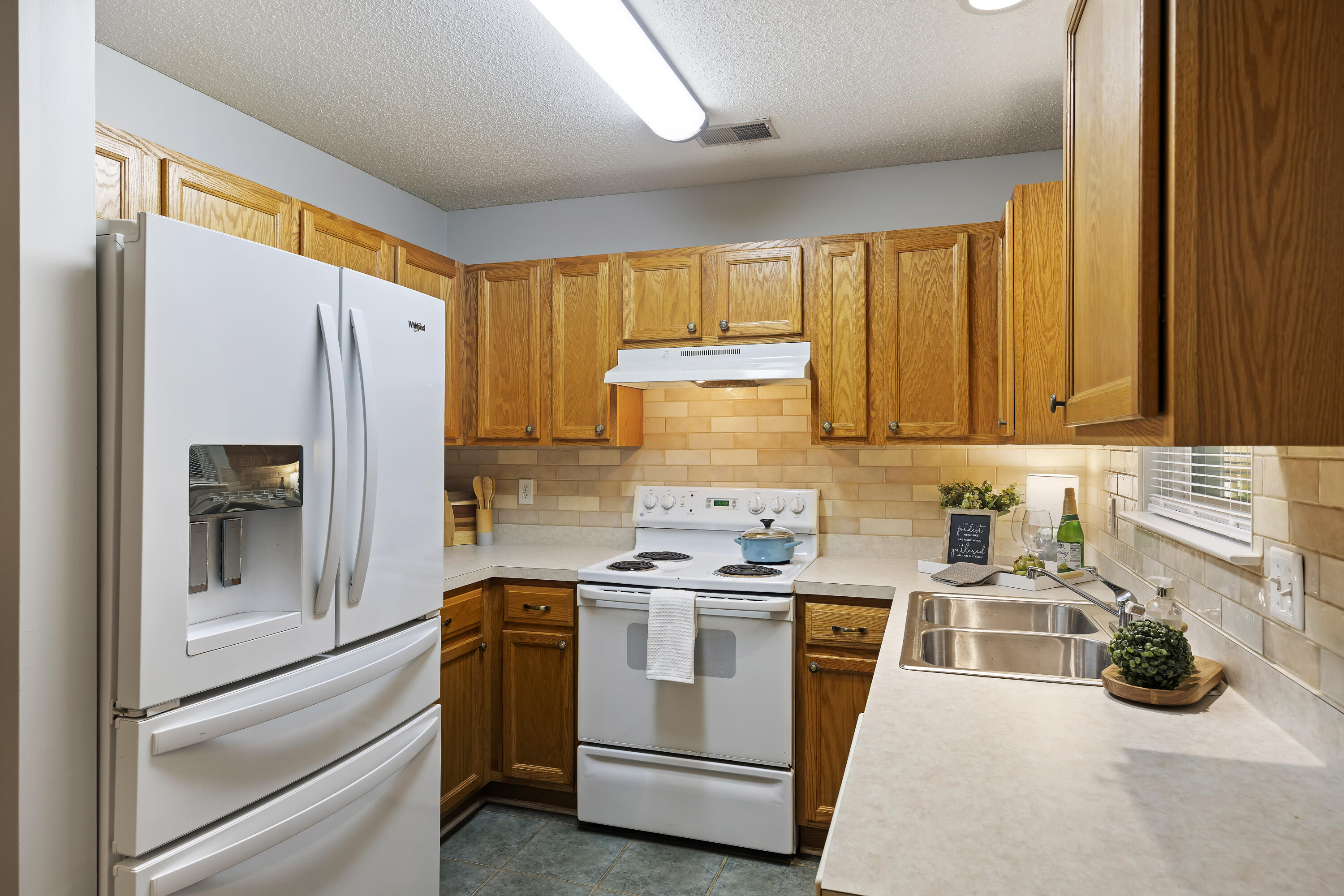 8156 Shadow Oak Drive