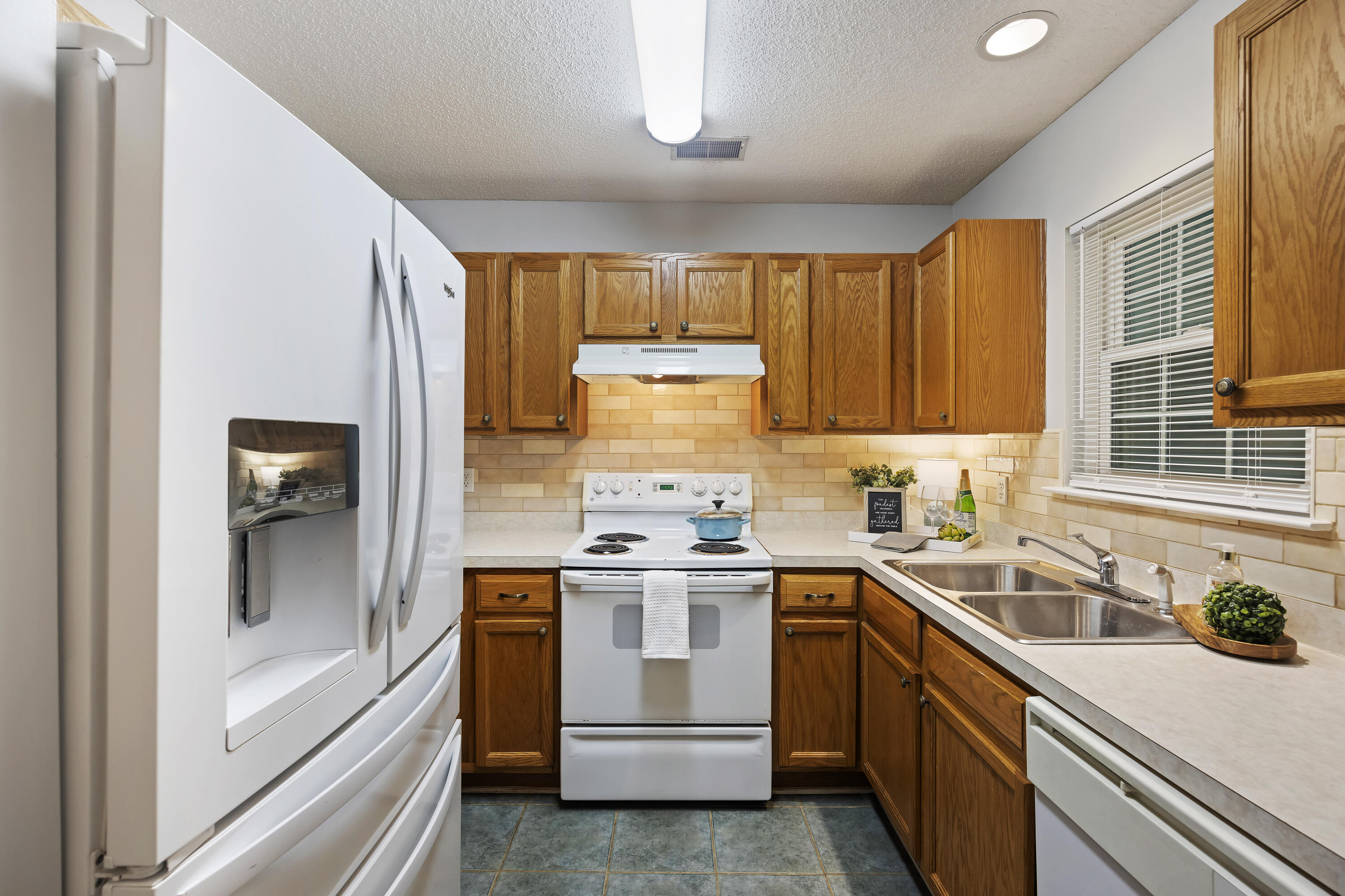 8156 Shadow Oak Drive