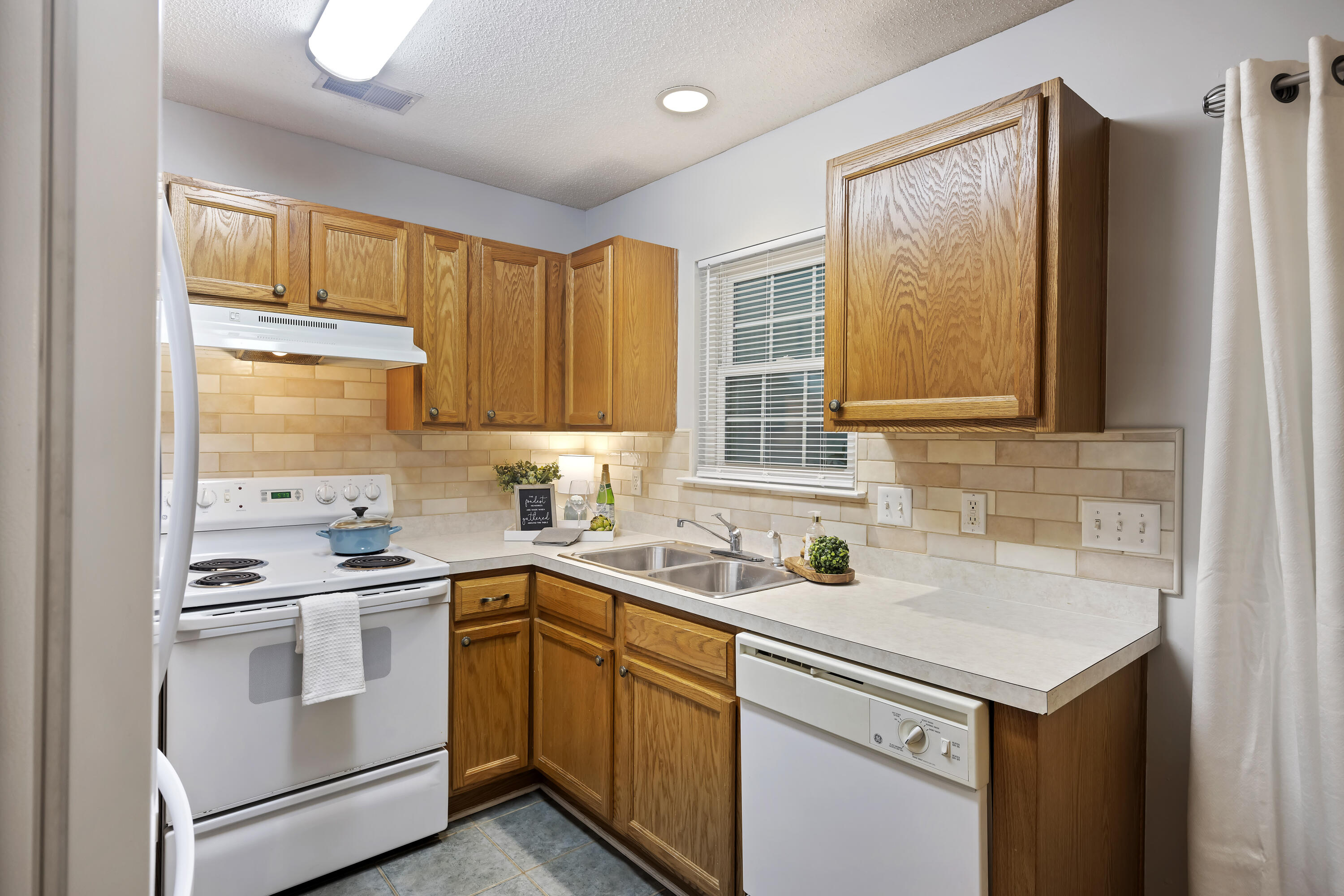 8156 Shadow Oak Drive