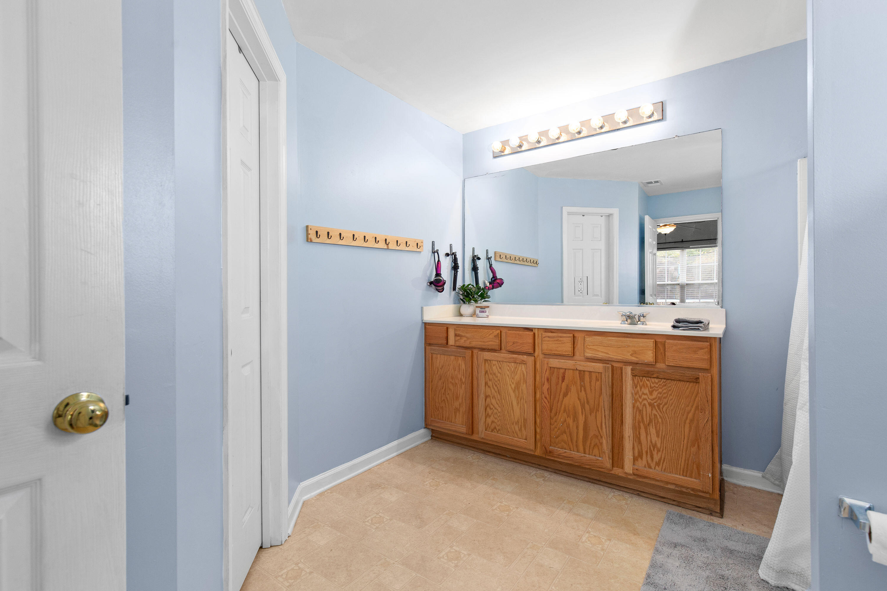 102 Trellis Lane