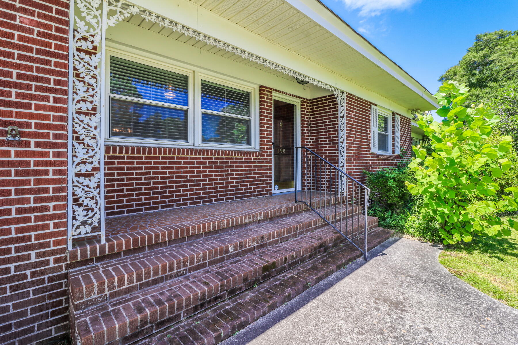 198 E Byrnes Street