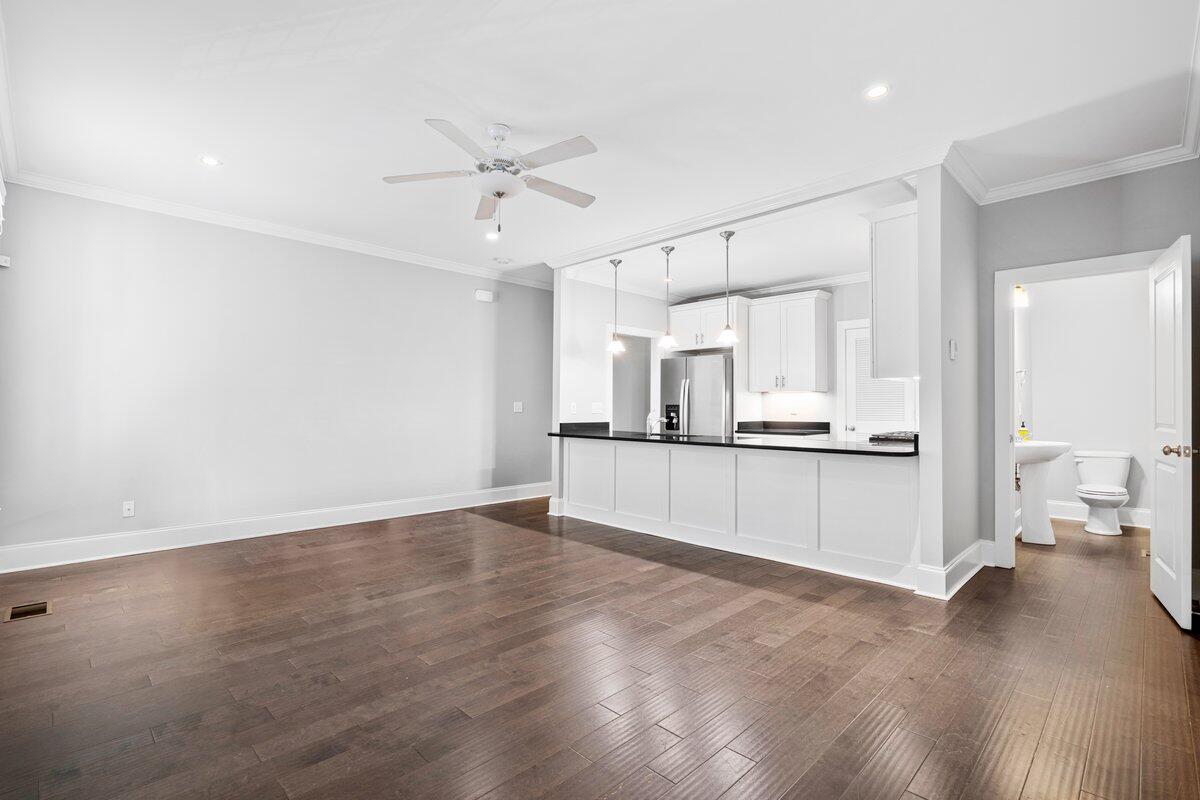 28 Dereef Court