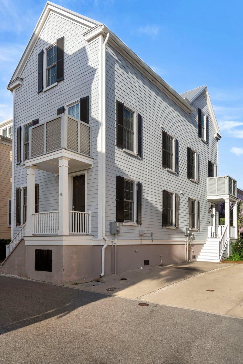 28 Dereef Court