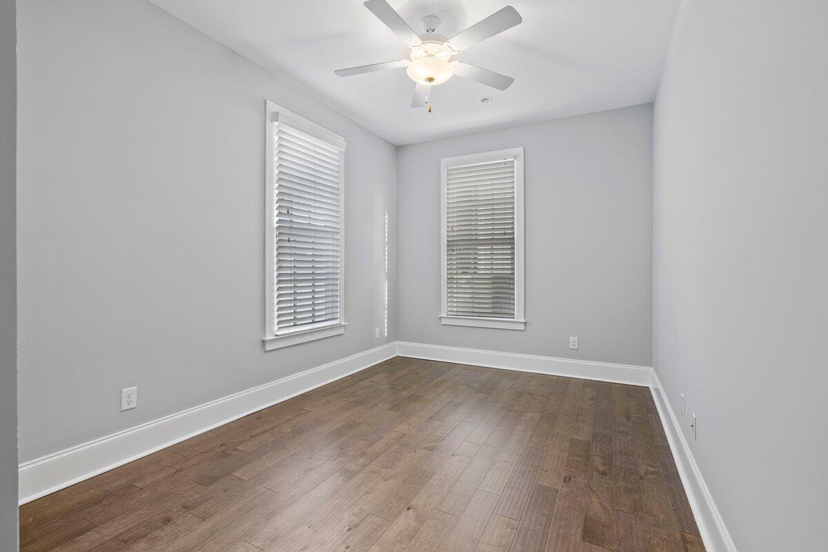 28 Dereef Court