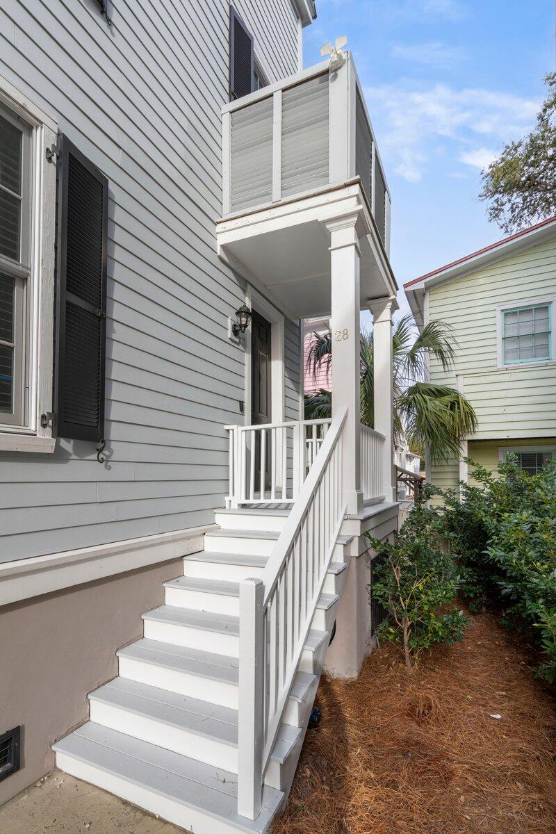 28 Dereef Court
