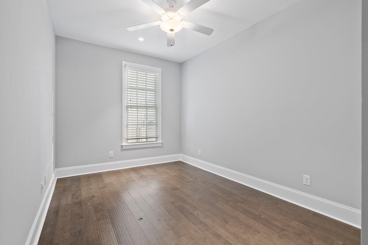 28 Dereef Court