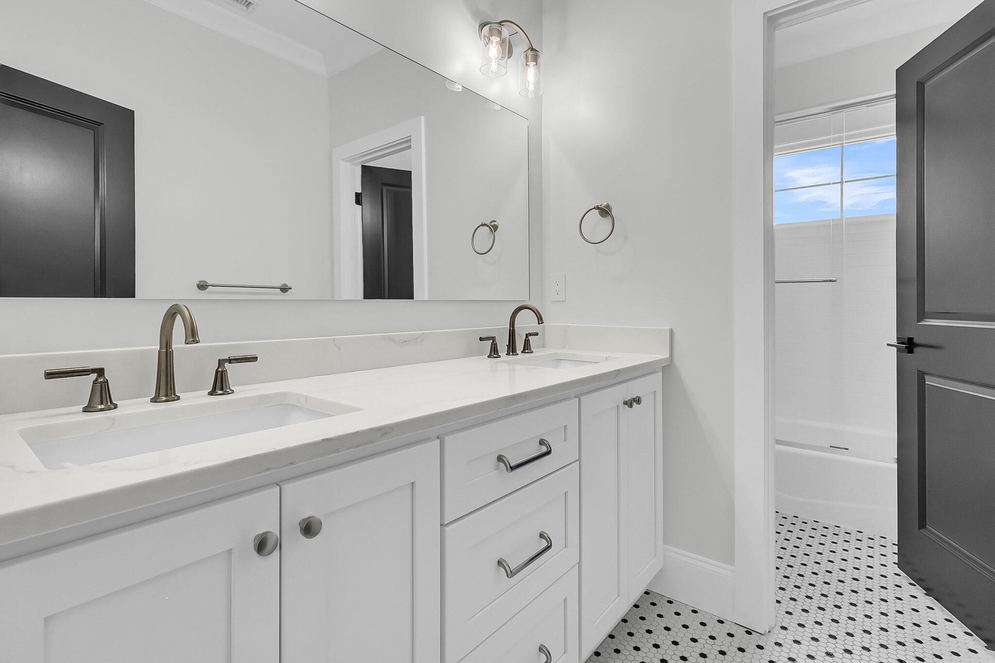 2777 Oak Manor Drive