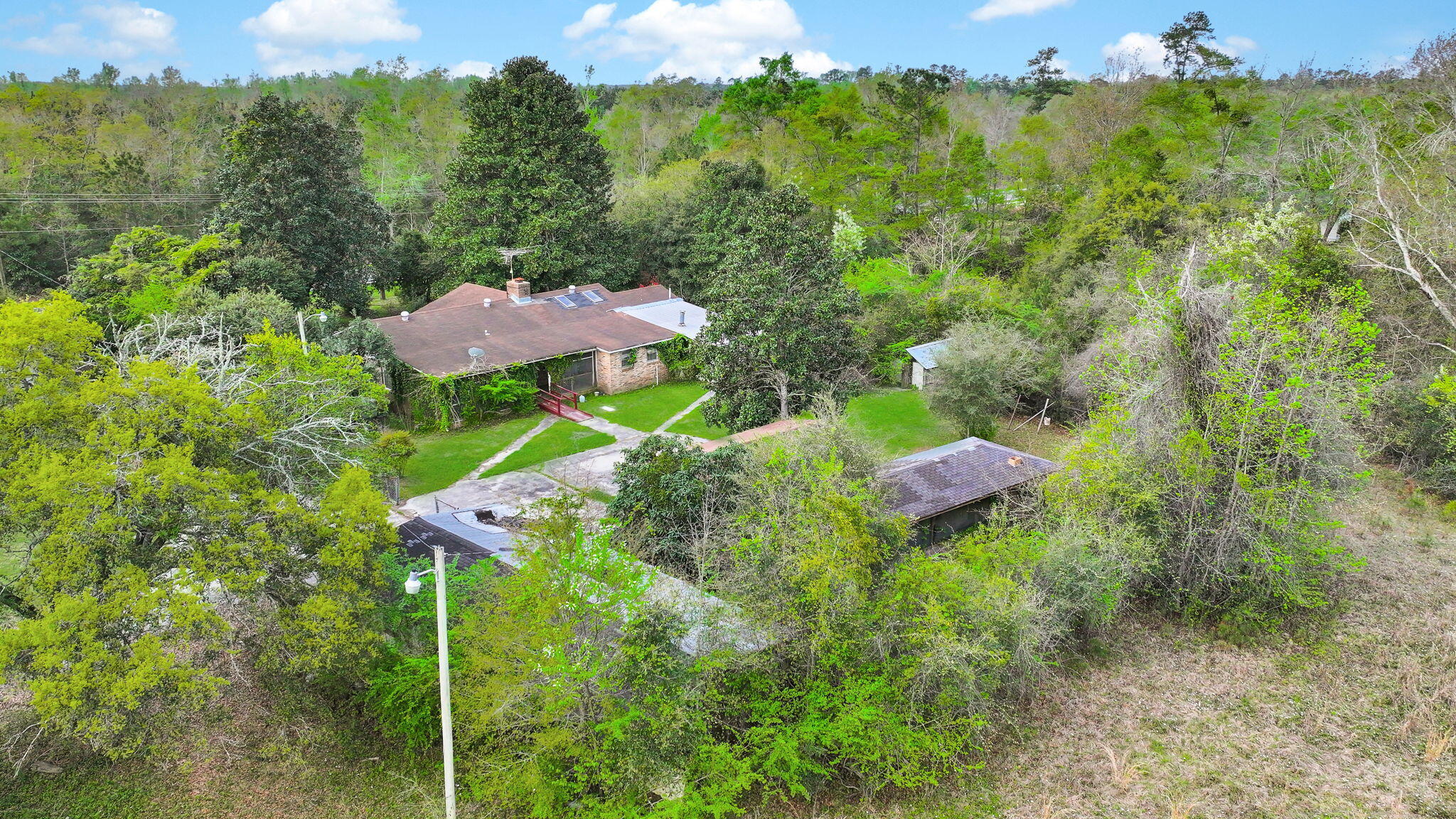 2080 Sniders Highway