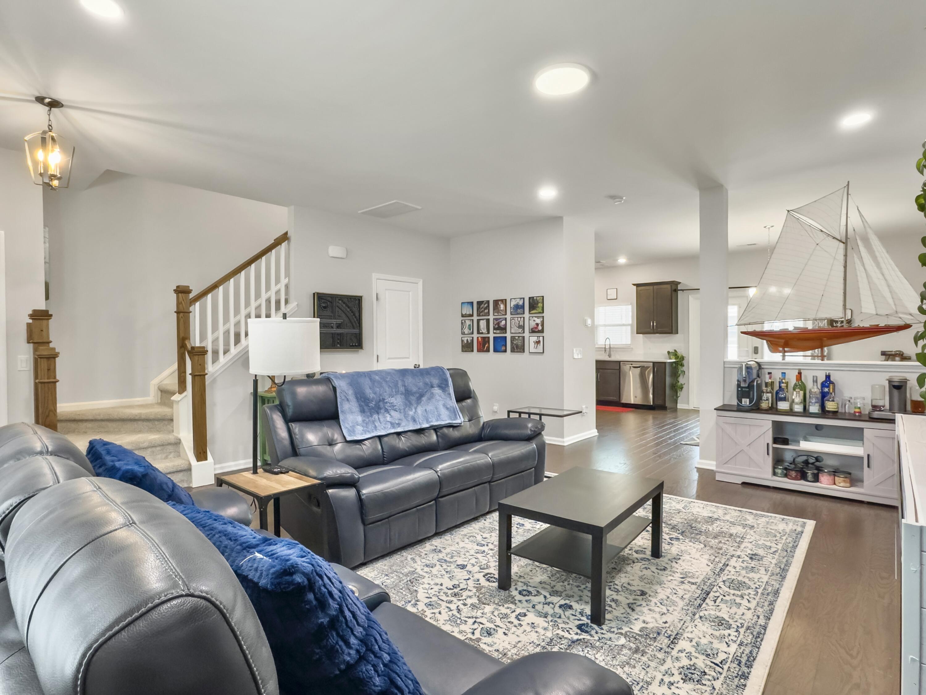 312 Silverdrop Street