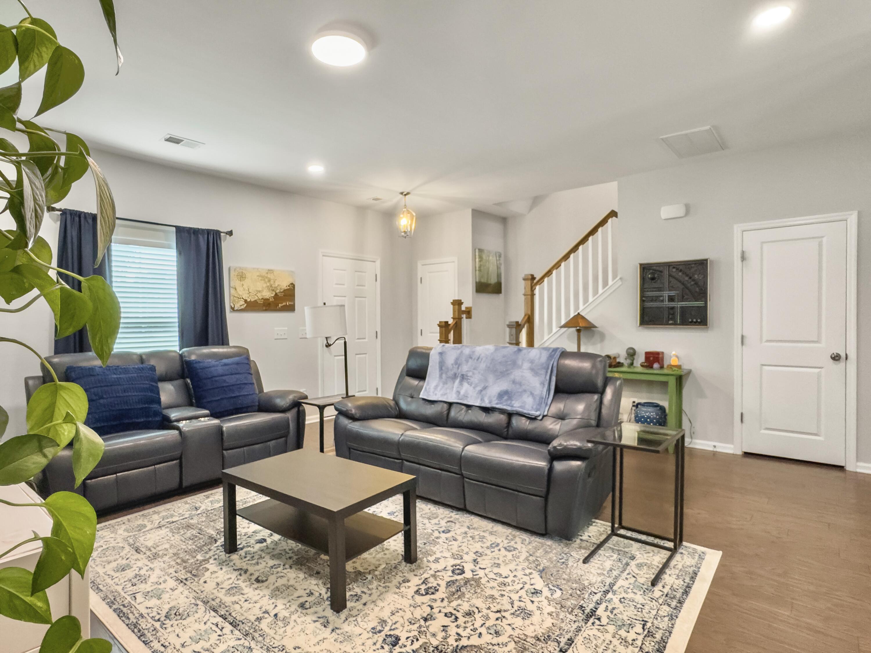 312 Silverdrop Street