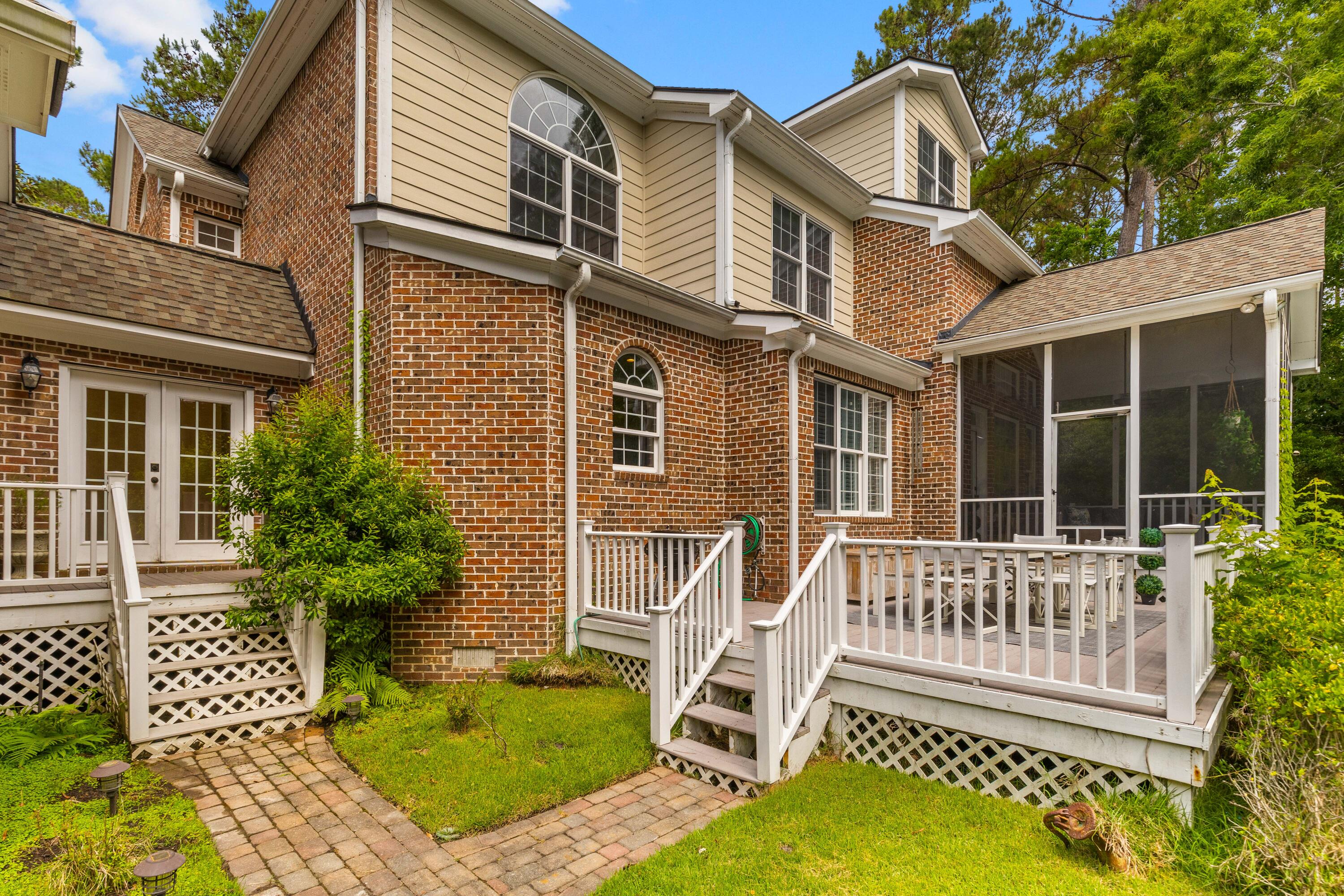 2221 Black Oak Court