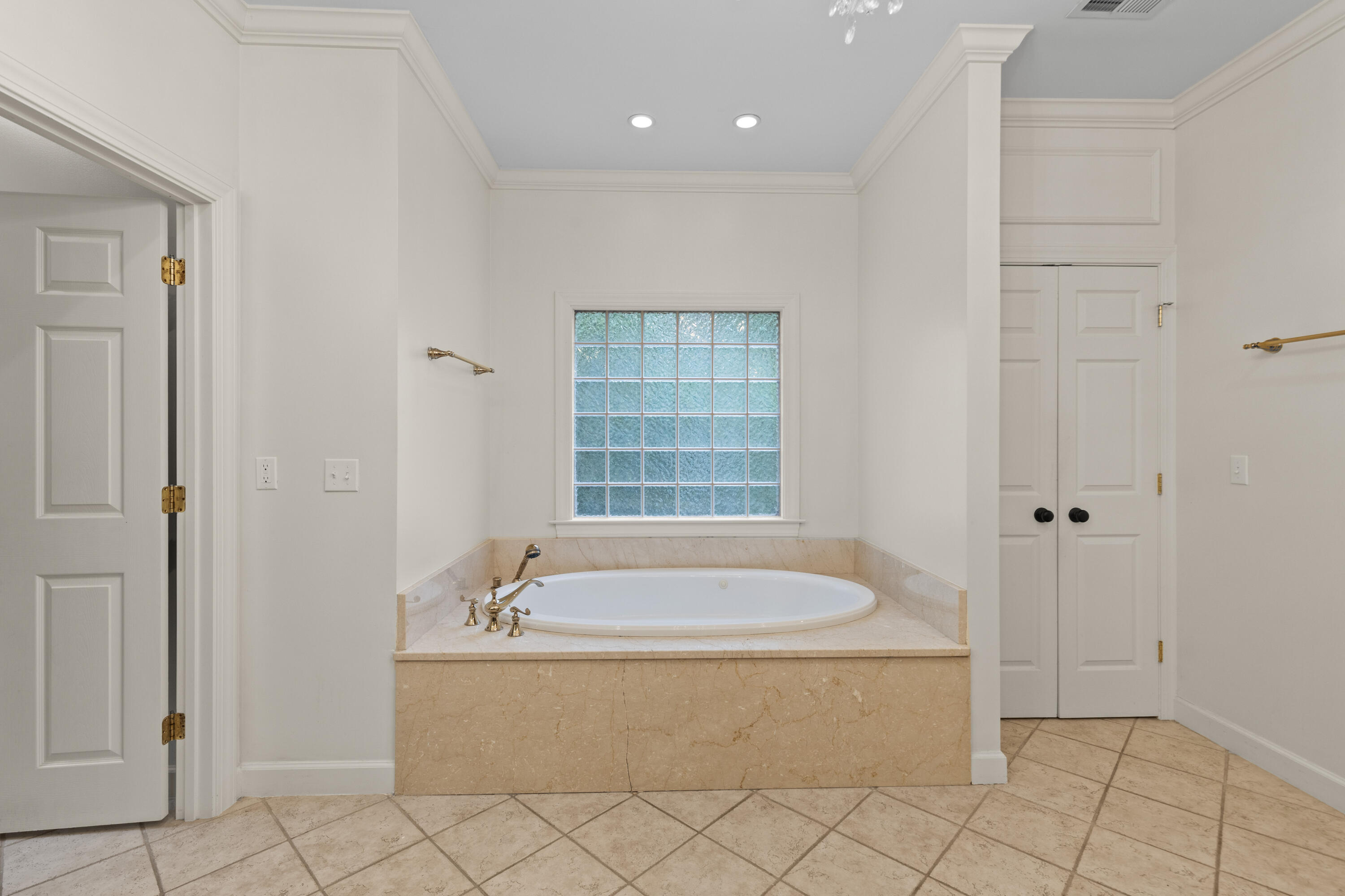 2221 Black Oak Court