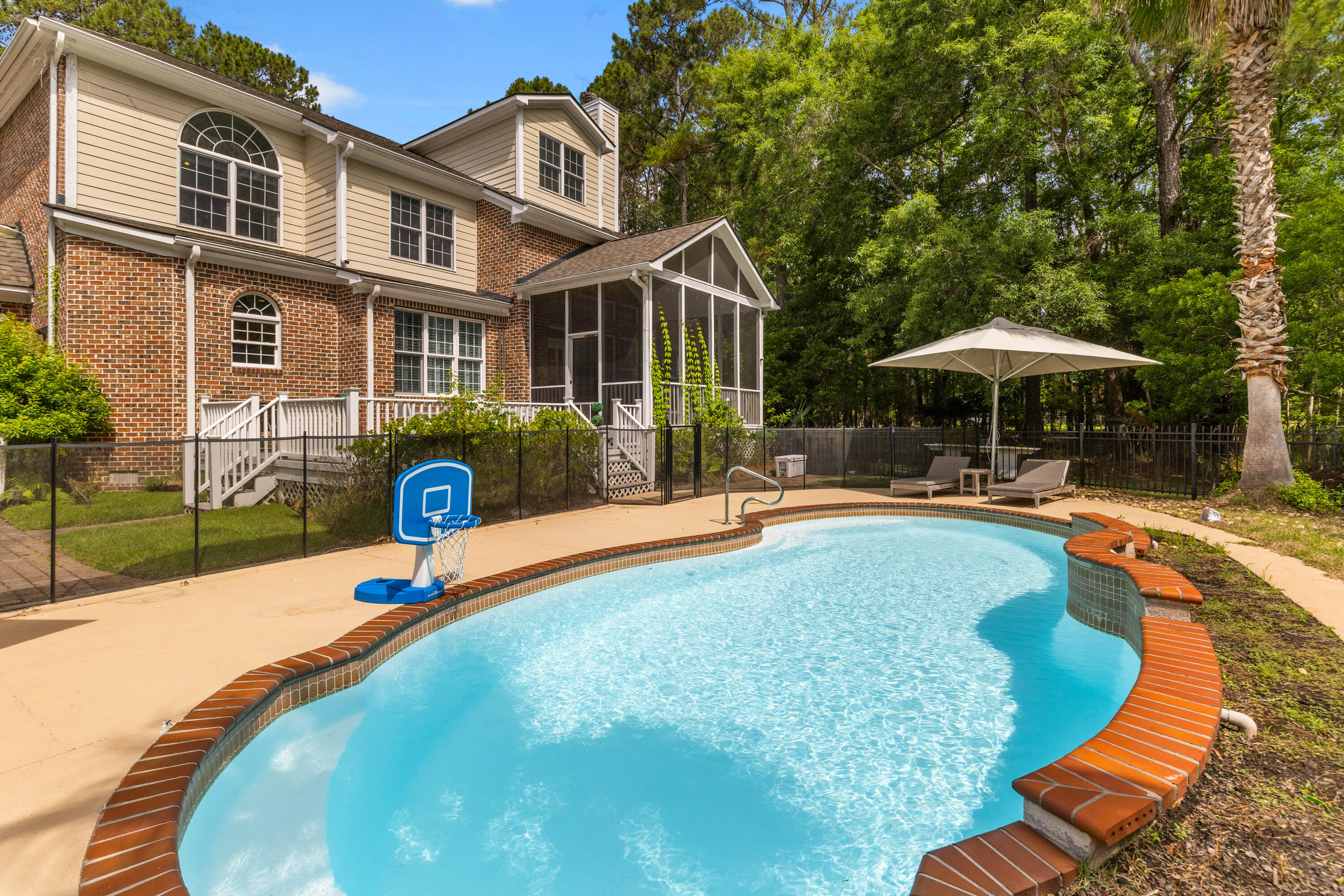 2221 Black Oak Court