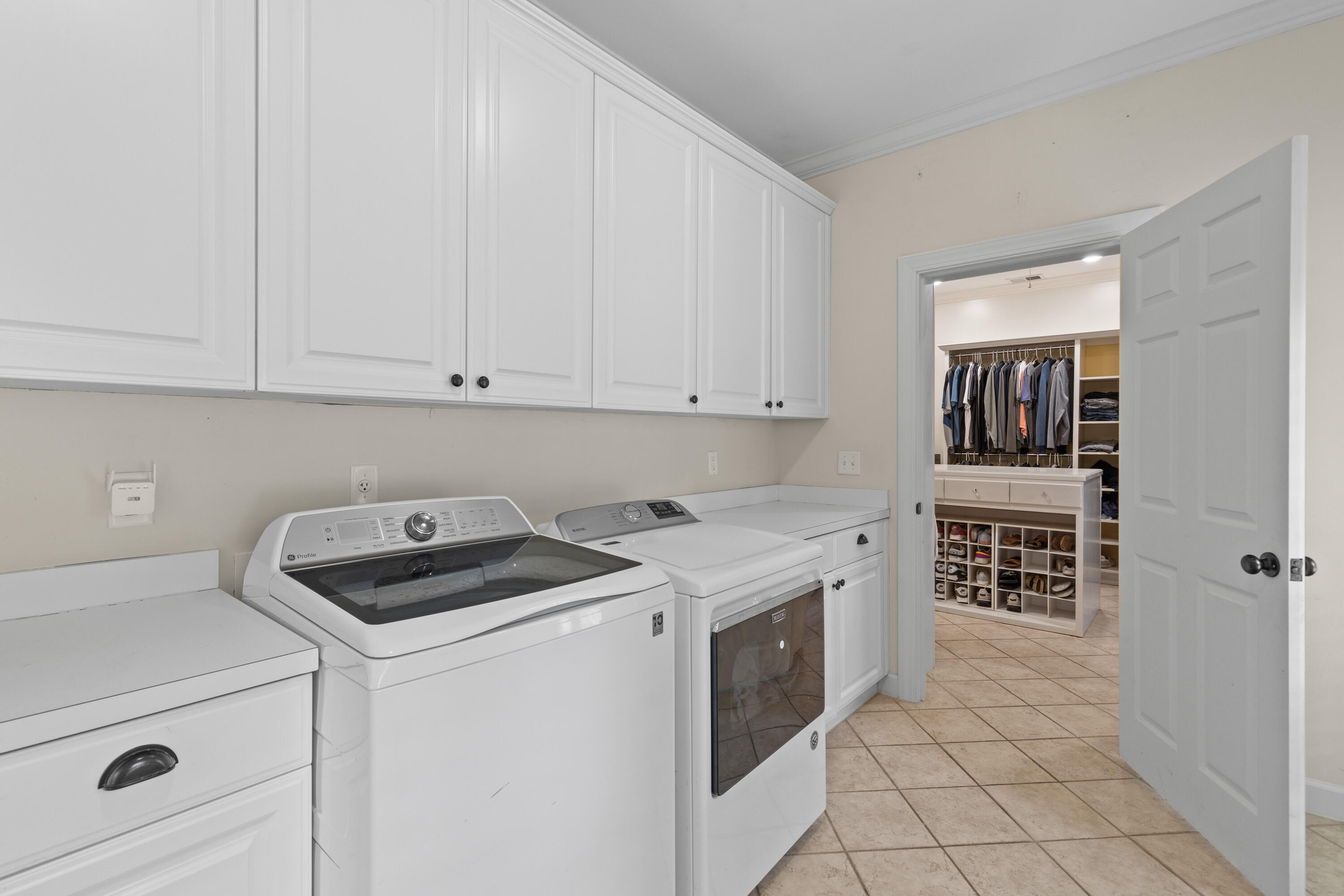2221 Black Oak Court