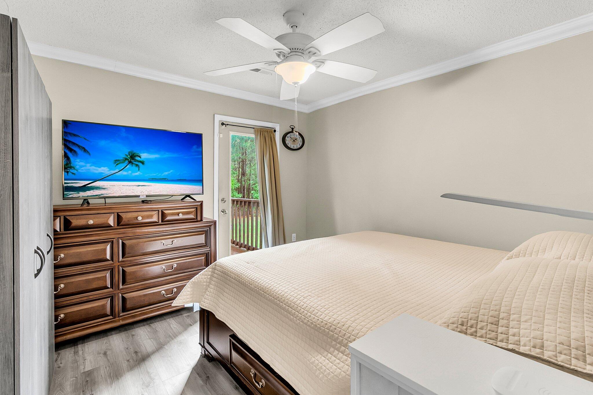 611 Murphy Bay Drive