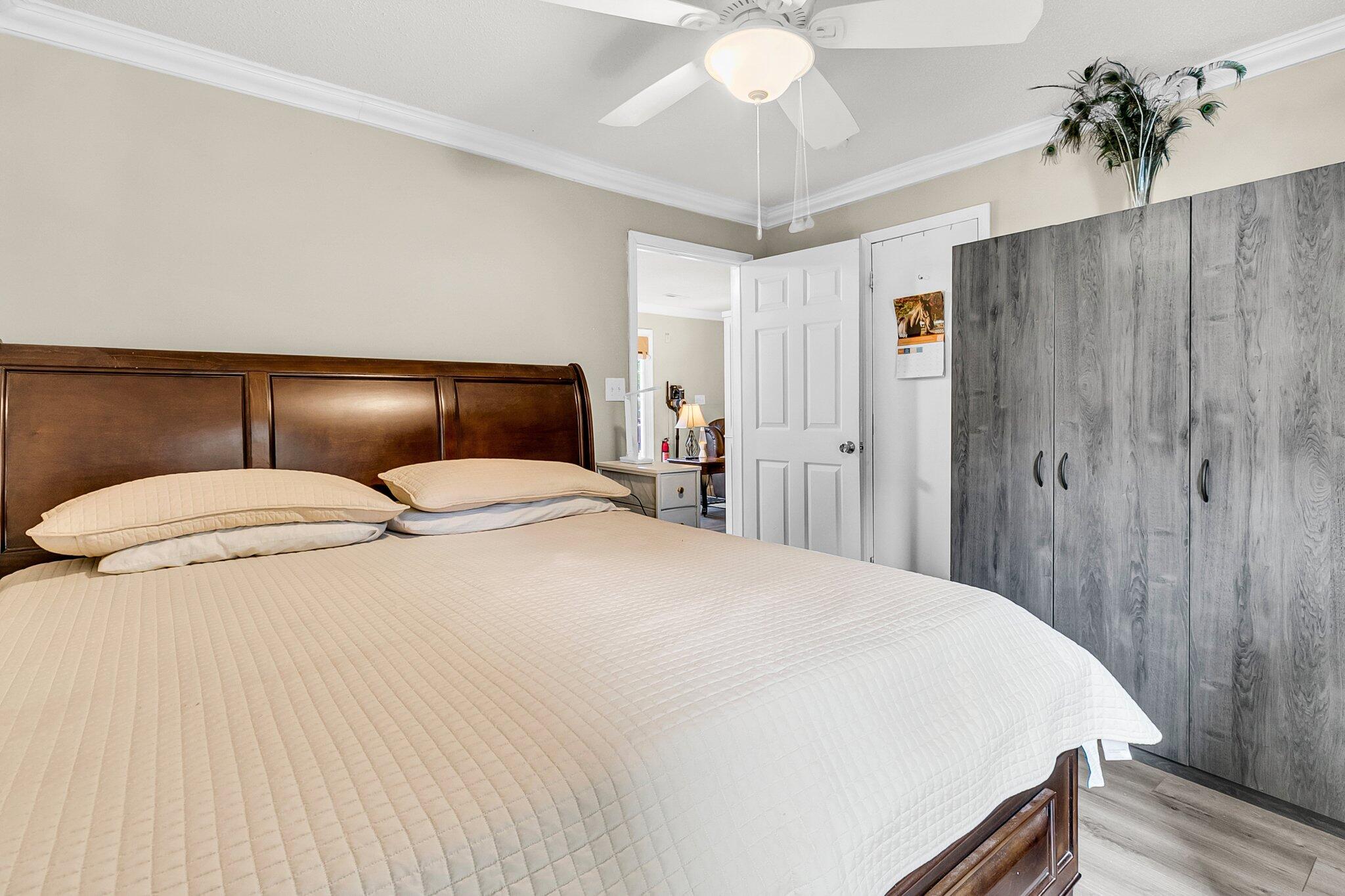 611 Murphy Bay Drive