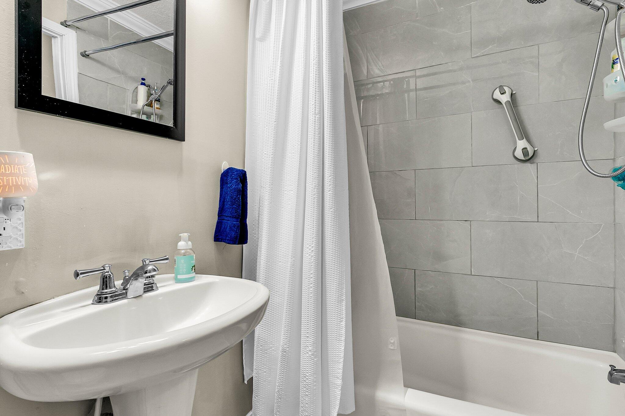 611 Murphy Bay Drive