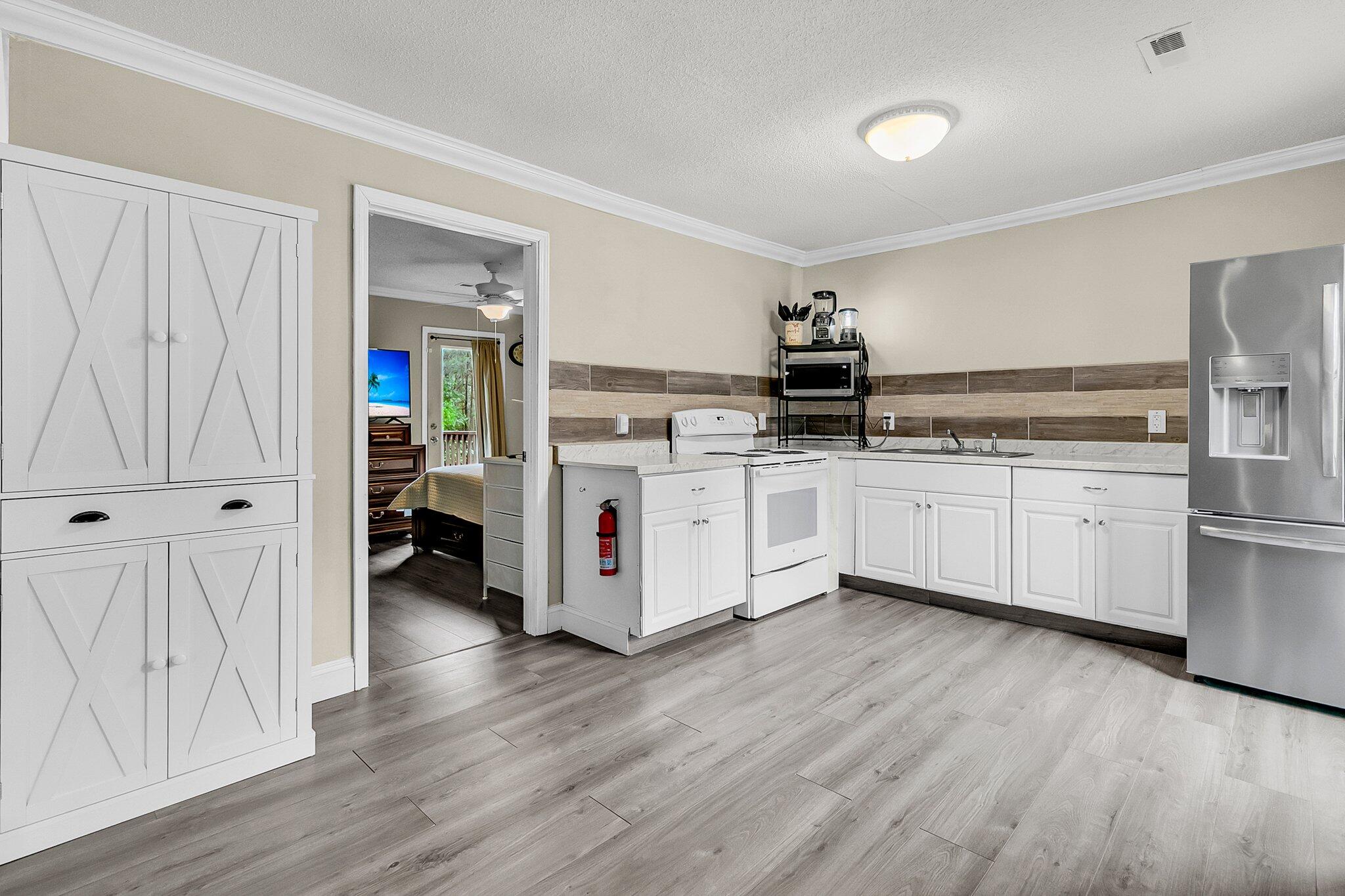 611 Murphy Bay Drive