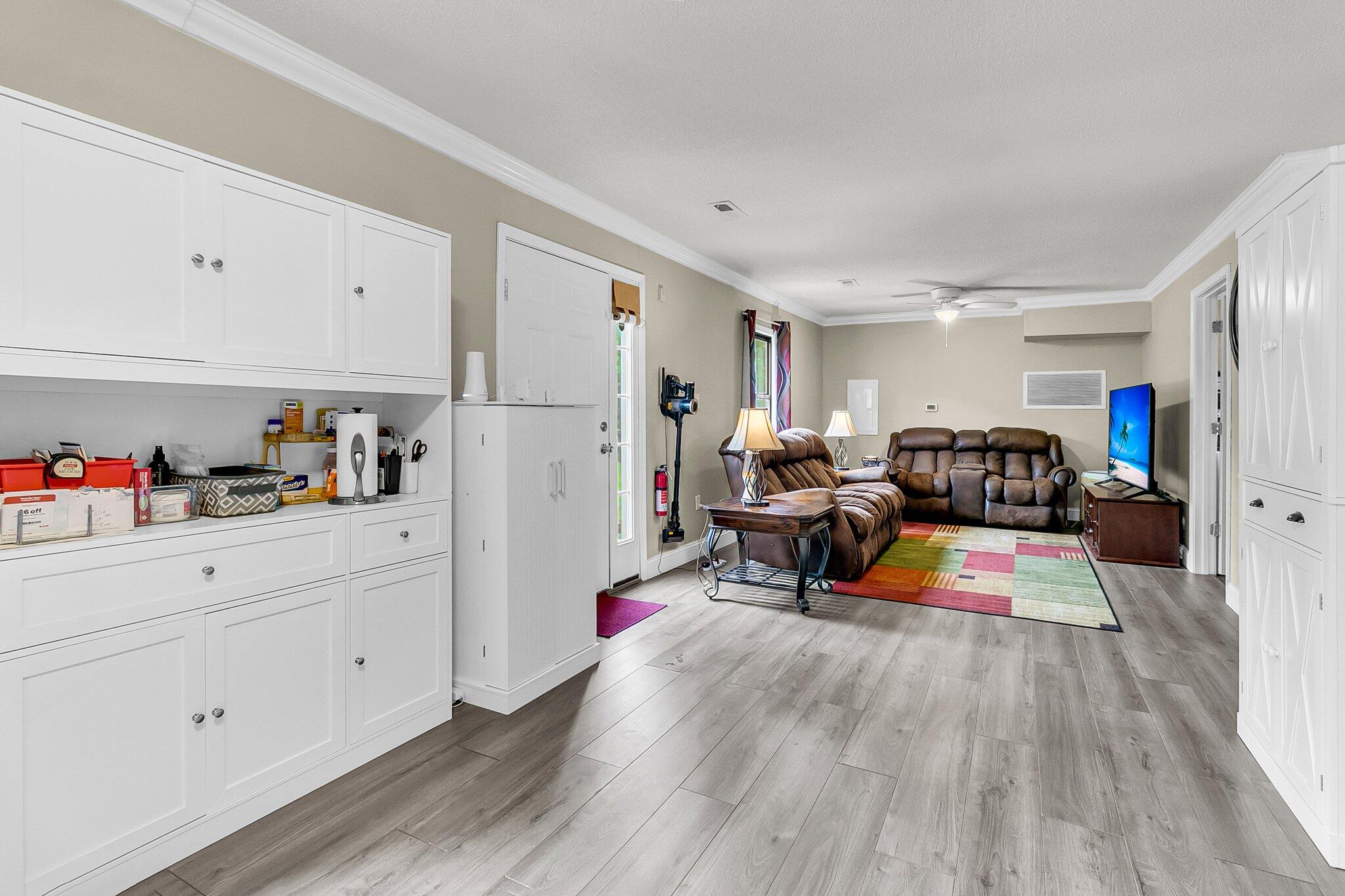 611 Murphy Bay Drive