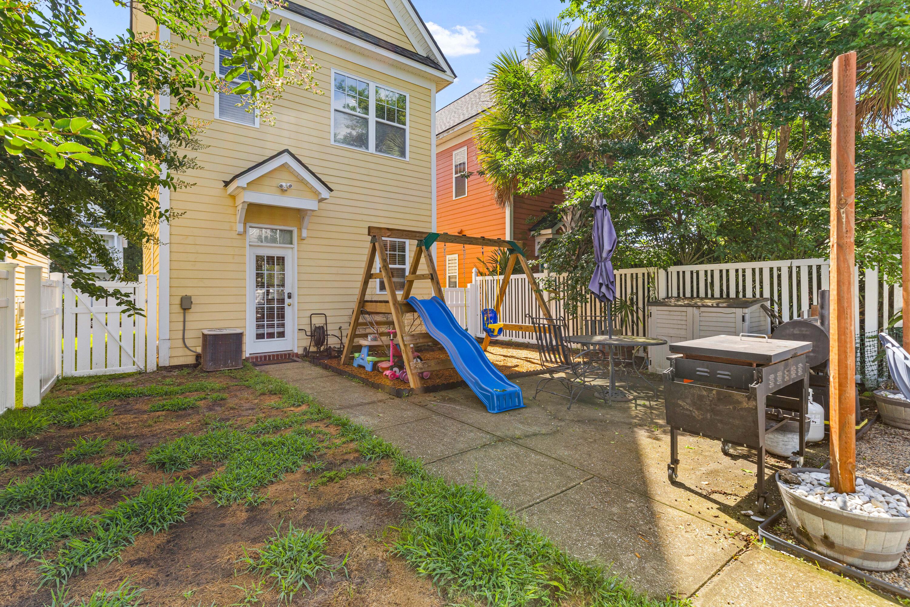 104 Hyacinth Street