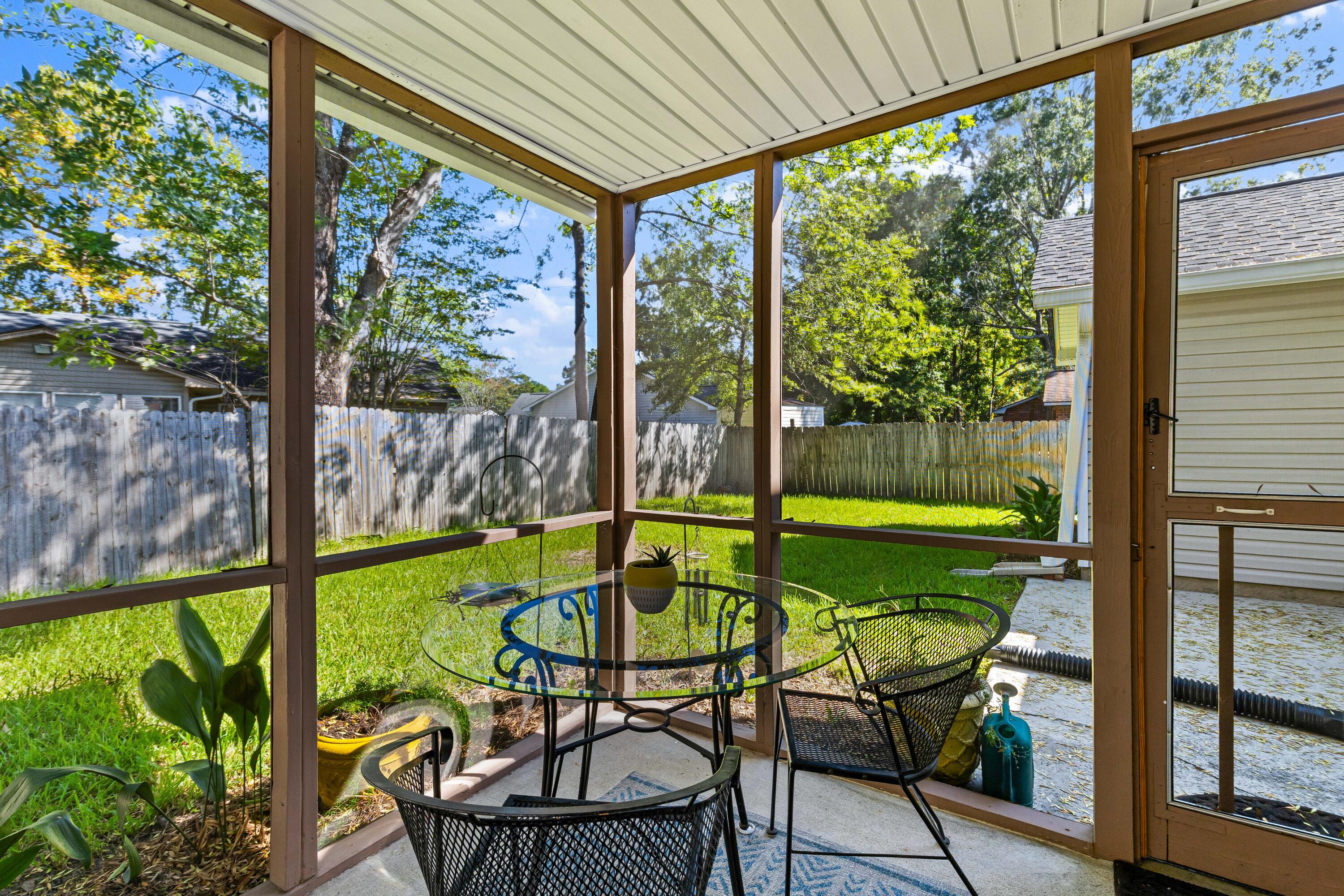2776 Fernwood Drive