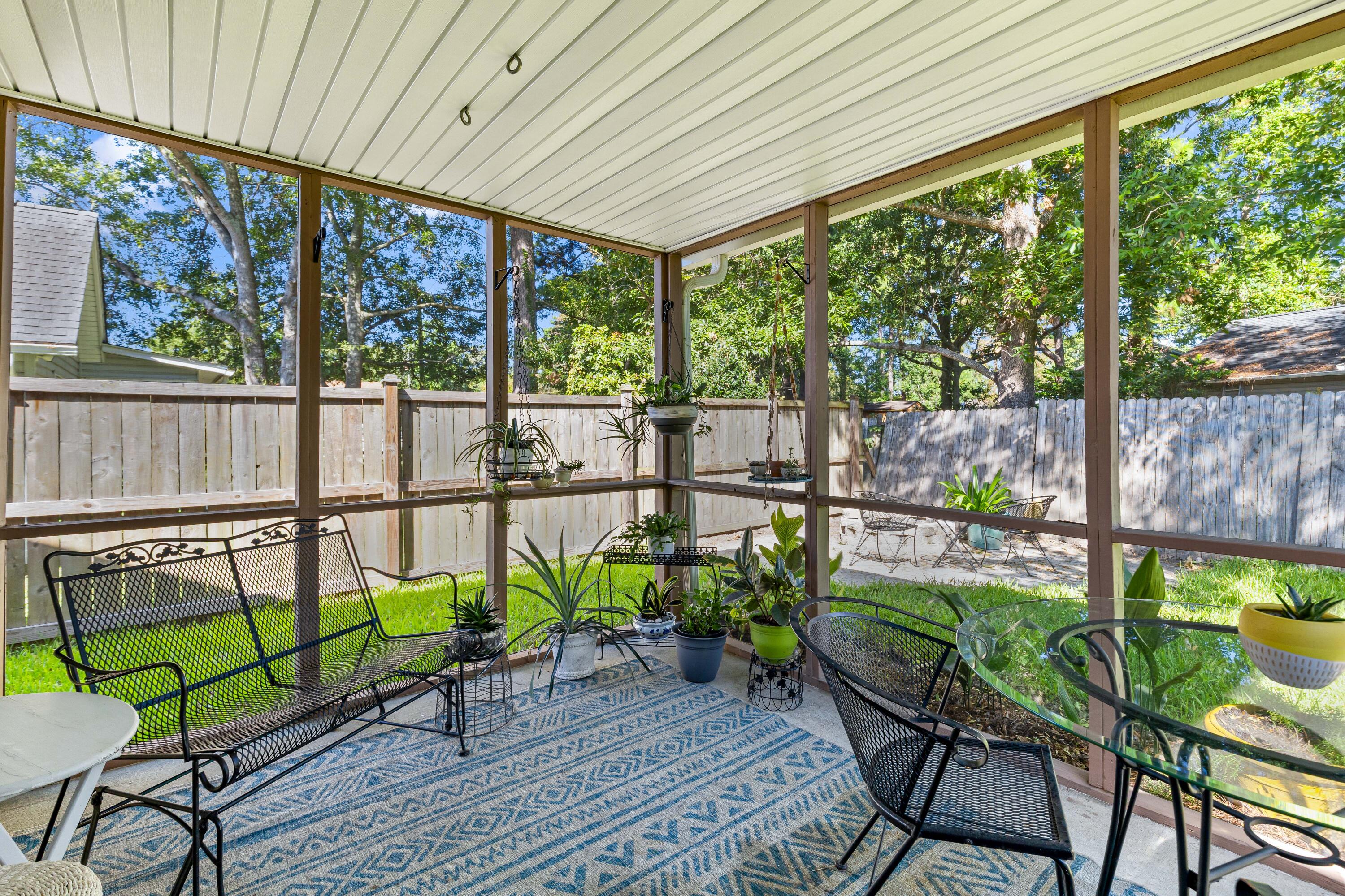 2776 Fernwood Drive