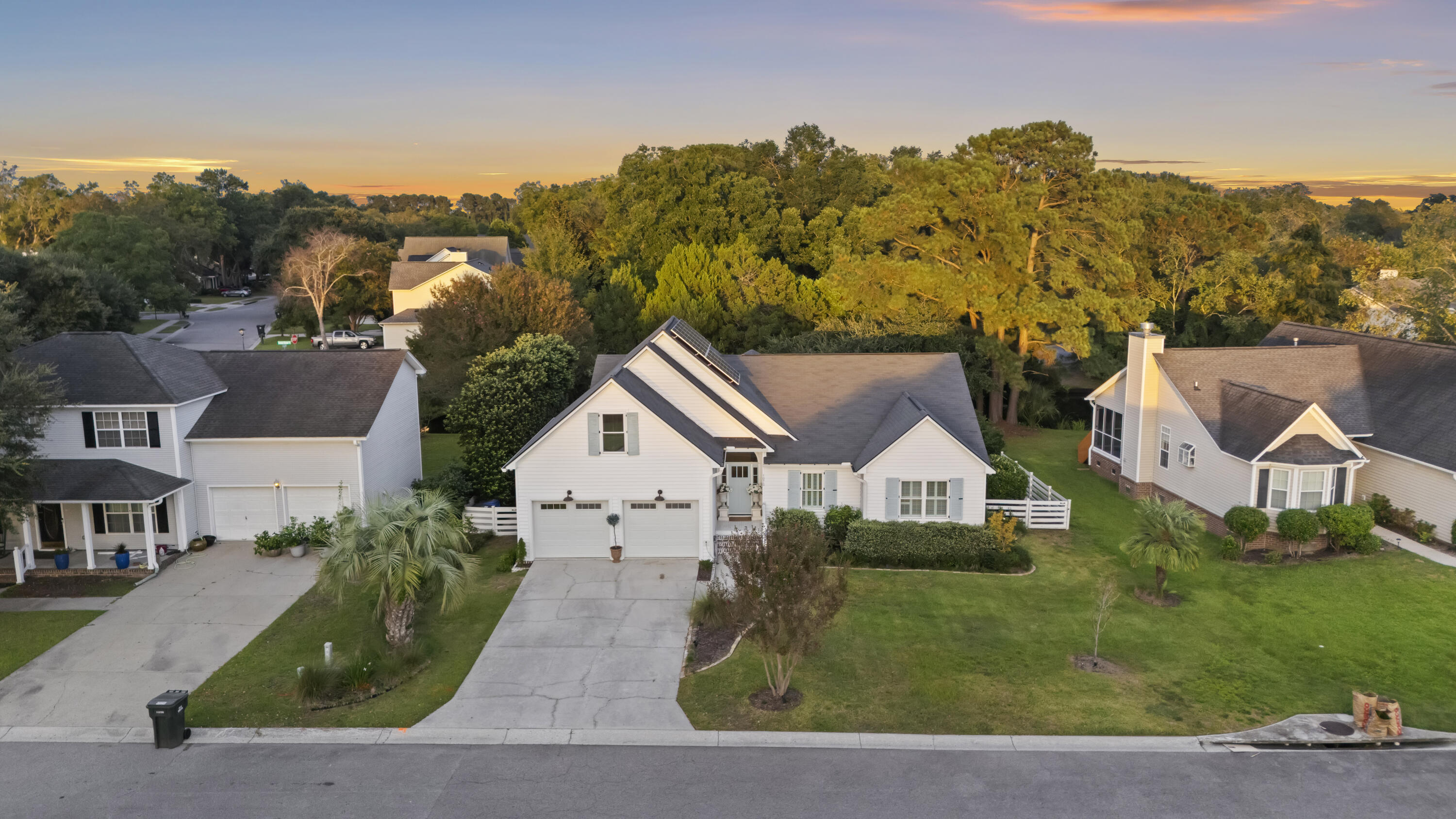 1075 Wayfarer Lane
