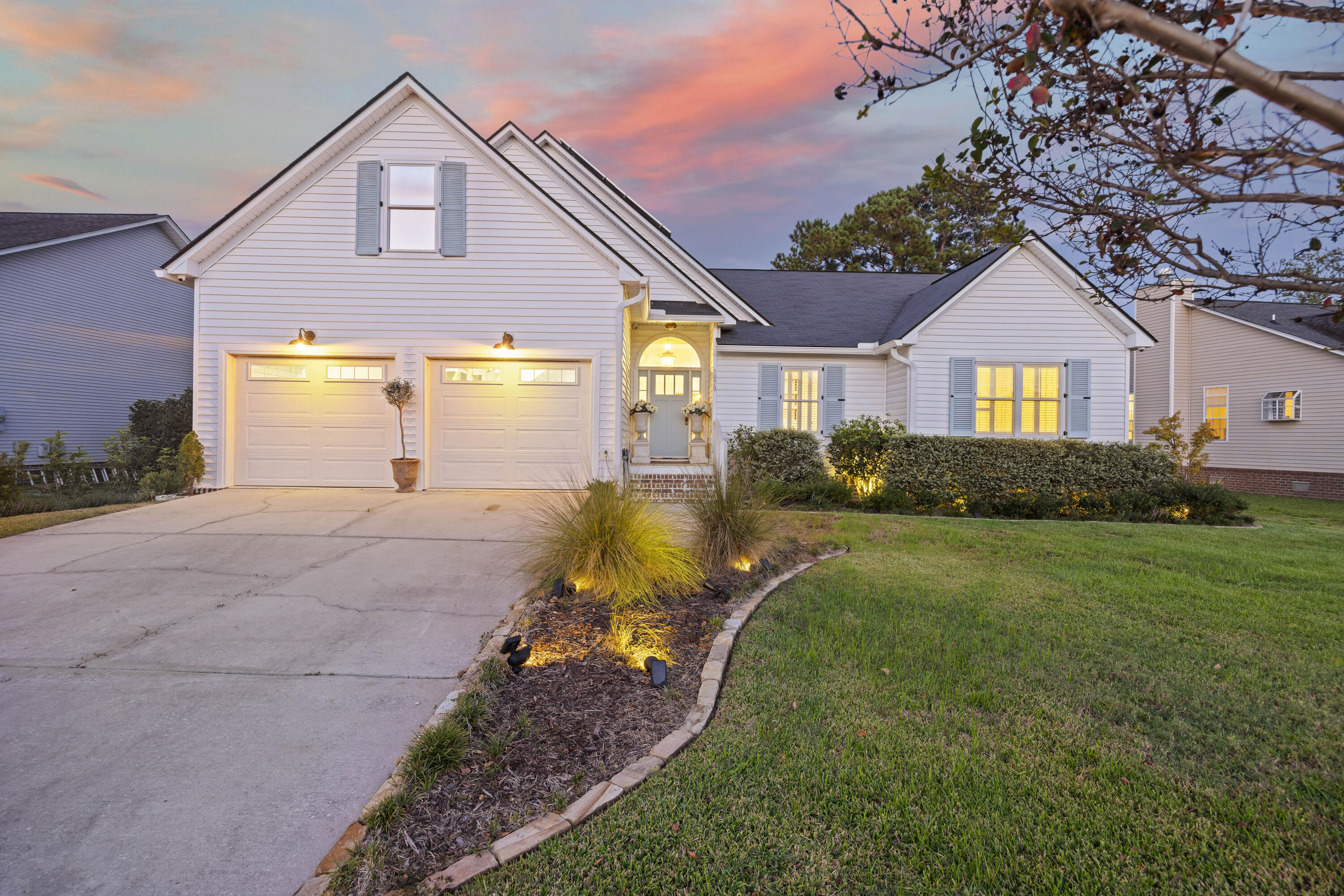 1075 Wayfarer Lane