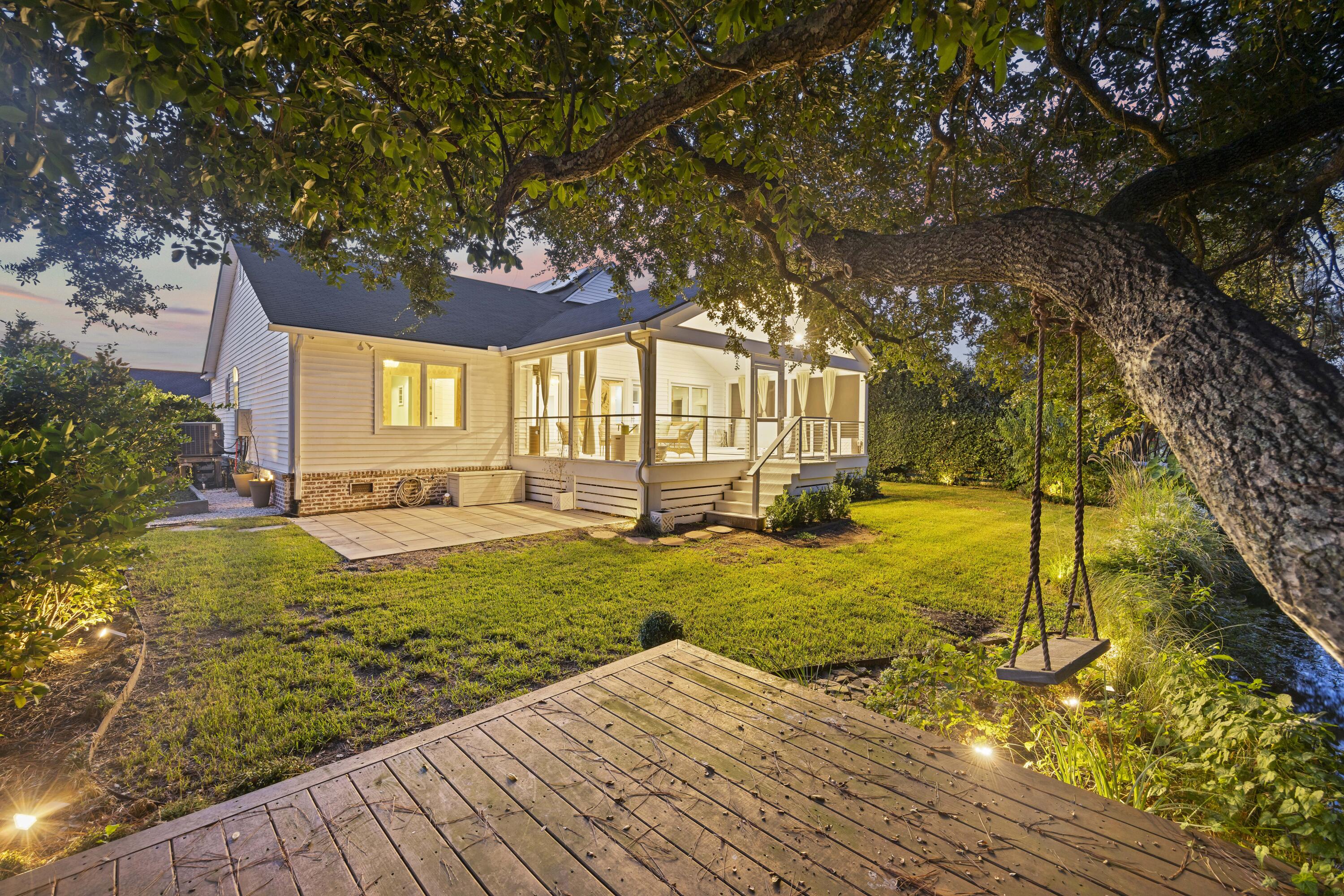 1075 Wayfarer Lane