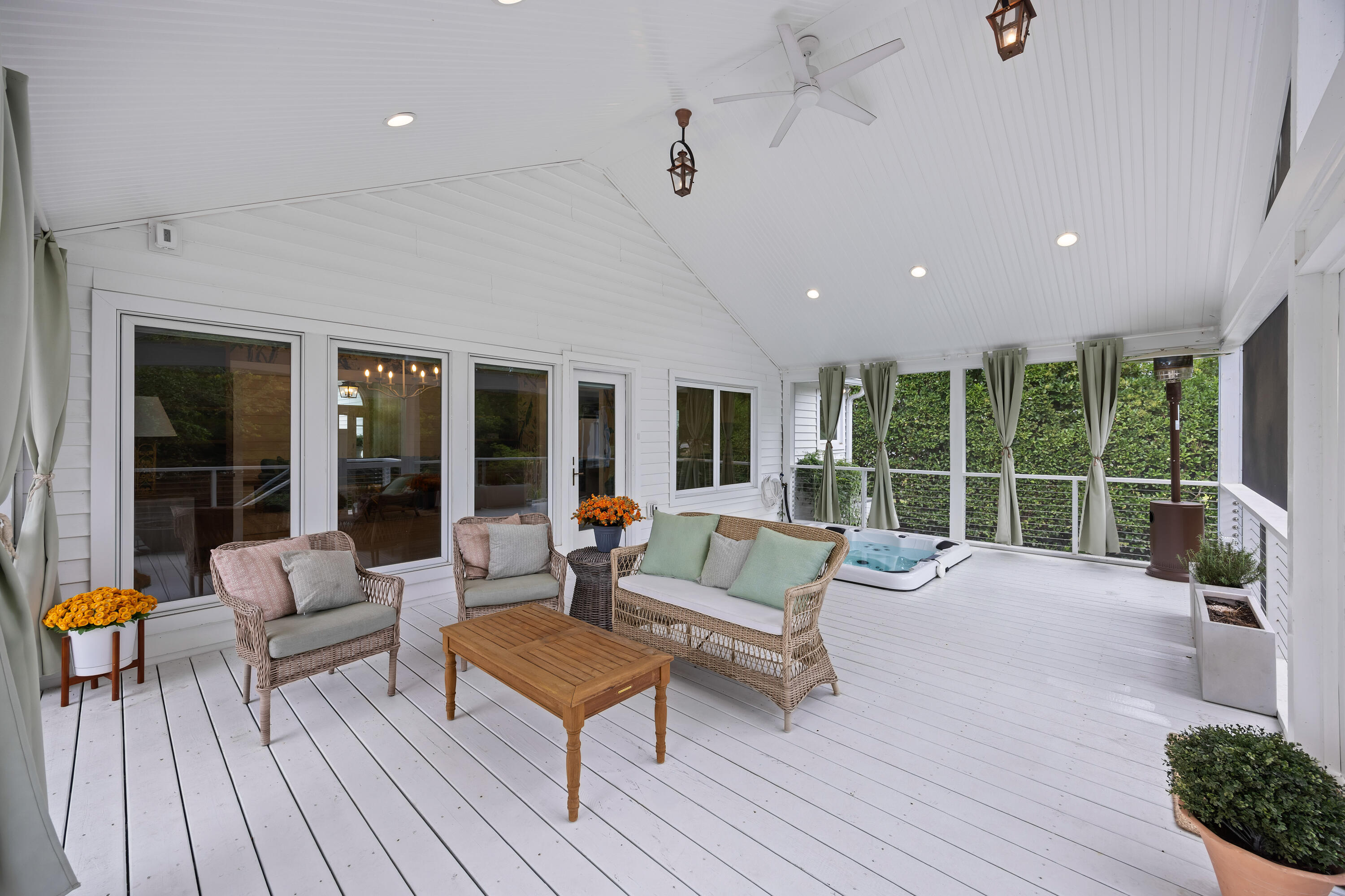 1075 Wayfarer Lane