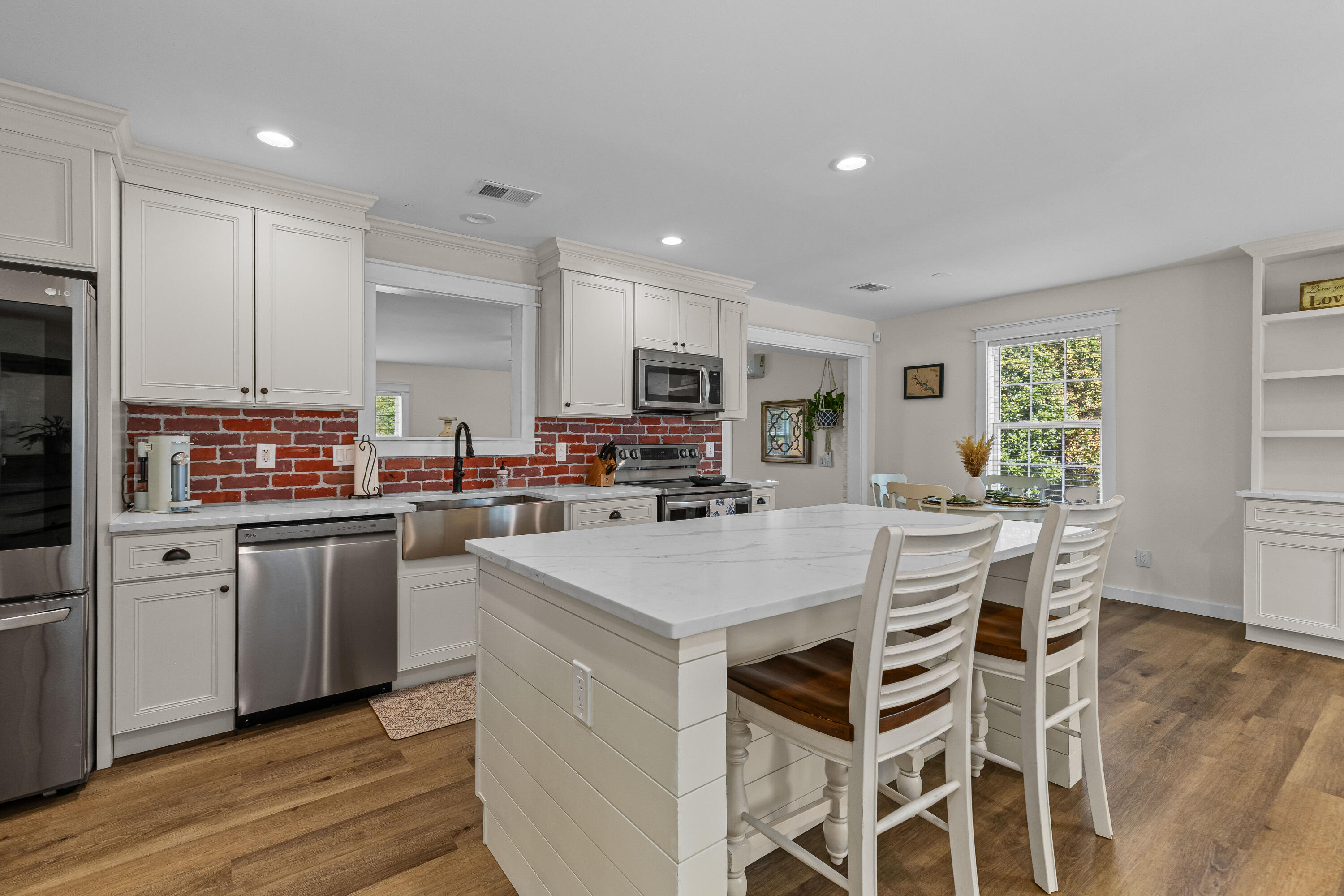 210 Cassena Street, McClellanville