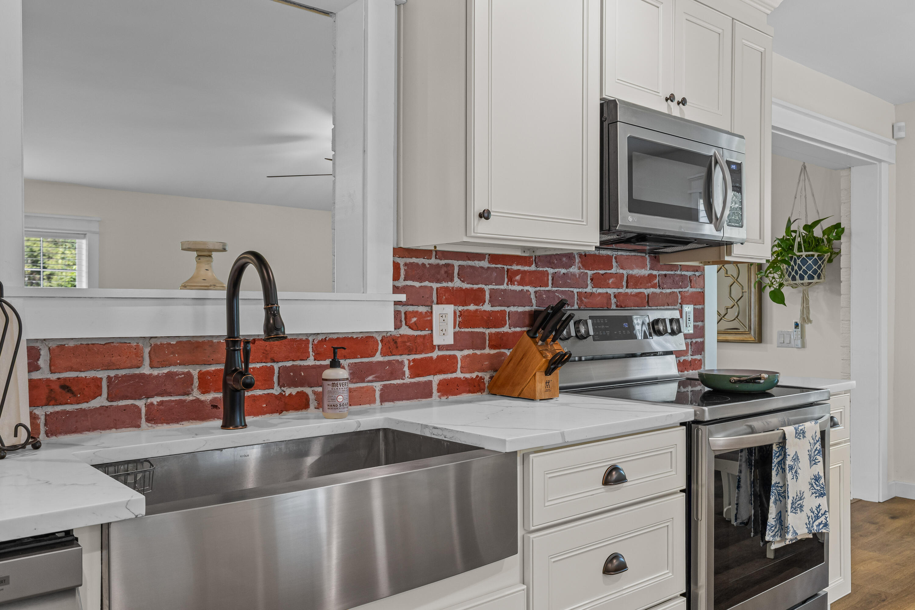 210 Cassena Street, McClellanville