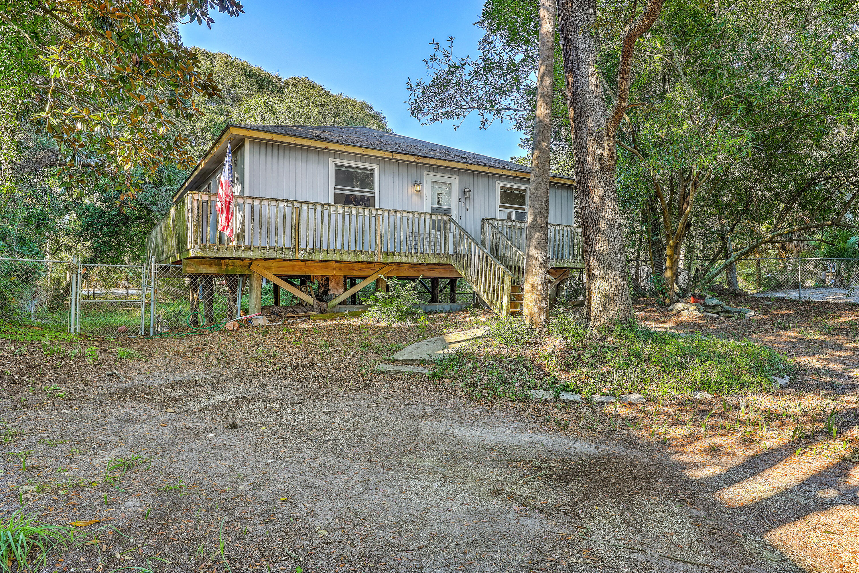 318 E Erie Avenue, Folly Beach