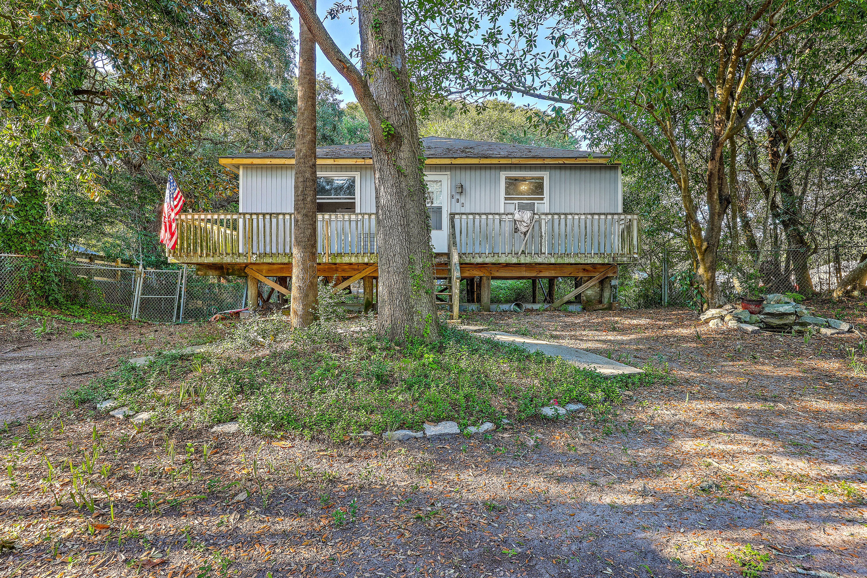 318 E Erie Avenue, Folly Beach
