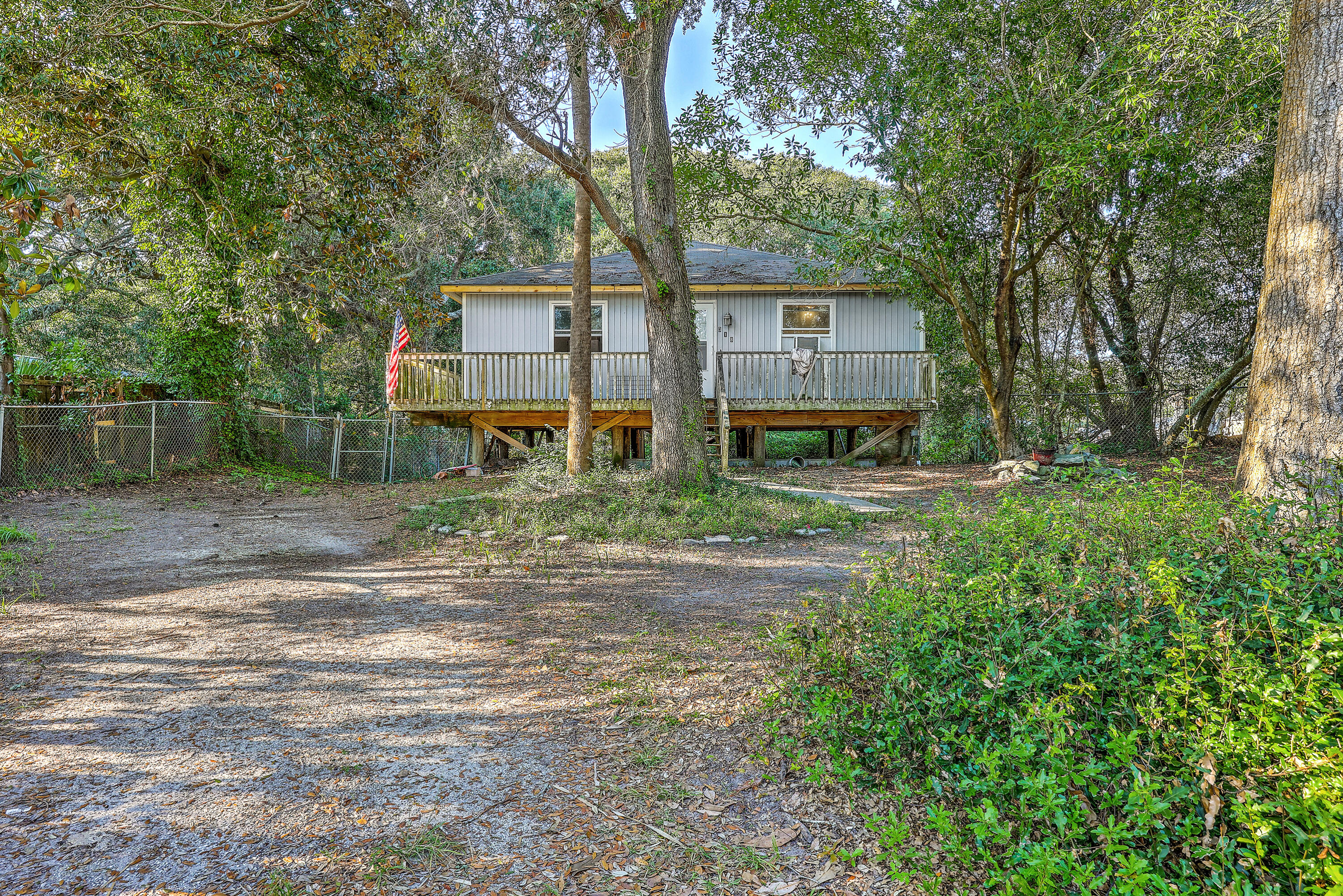 318 E Erie Avenue, Folly Beach