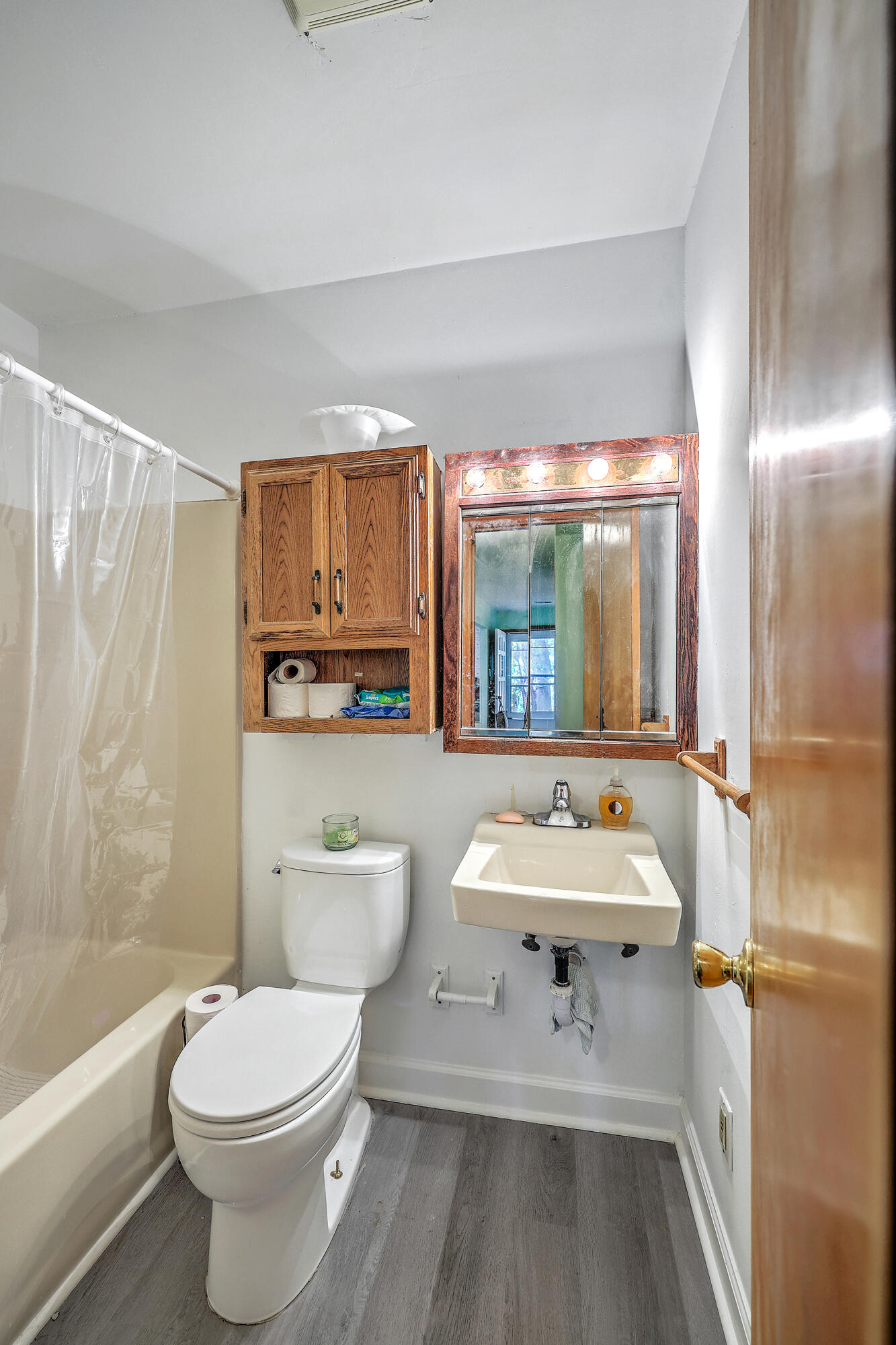 318 E Erie Avenue, Folly Beach