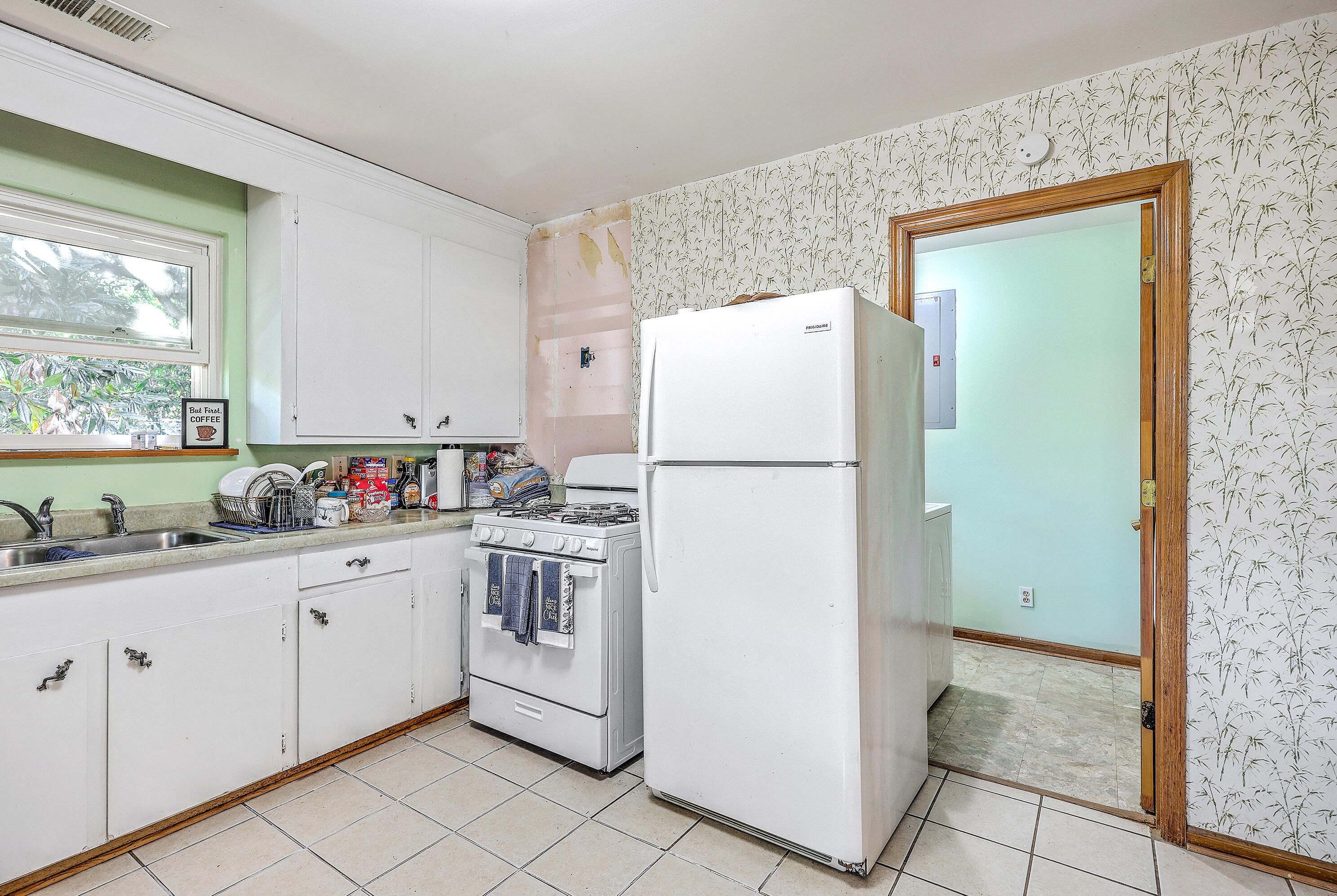 318 E Erie Avenue, Folly Beach