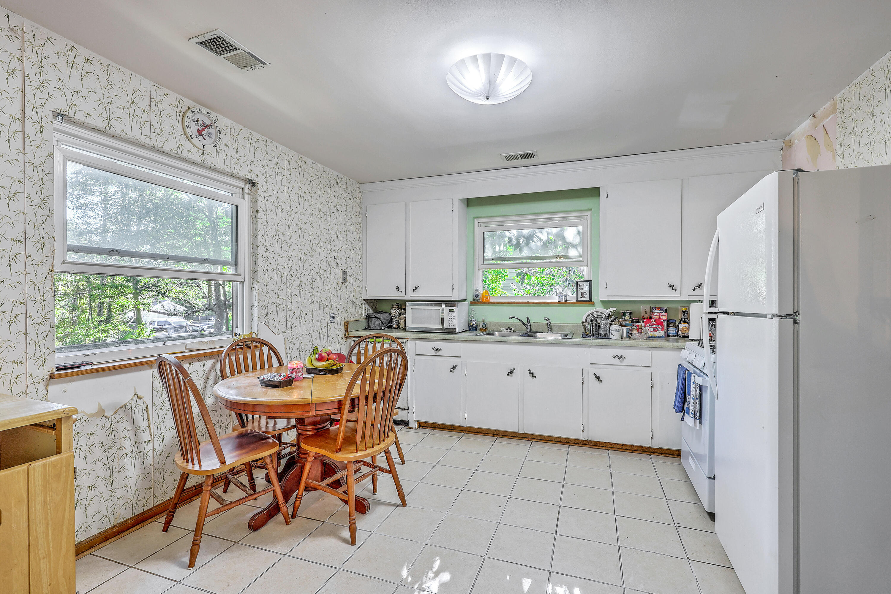 318 E Erie Avenue, Folly Beach