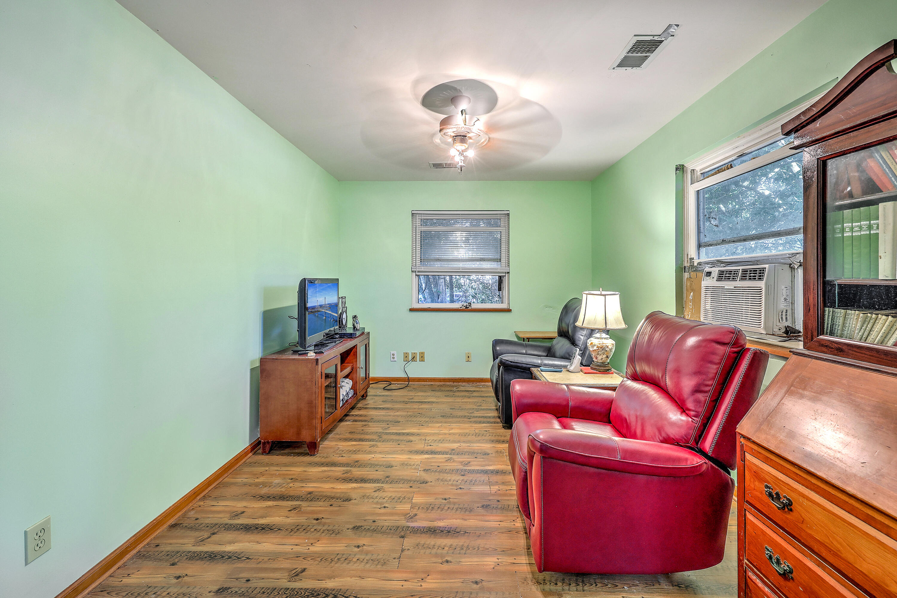 318 E Erie Avenue, Folly Beach