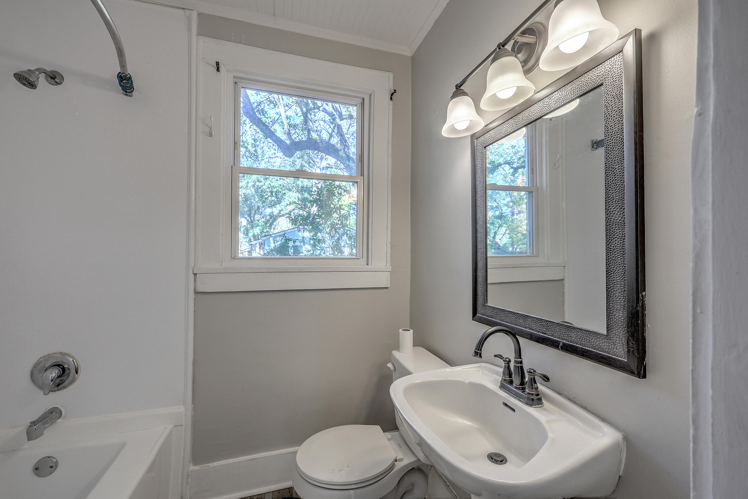 7629 Pinehurst Street