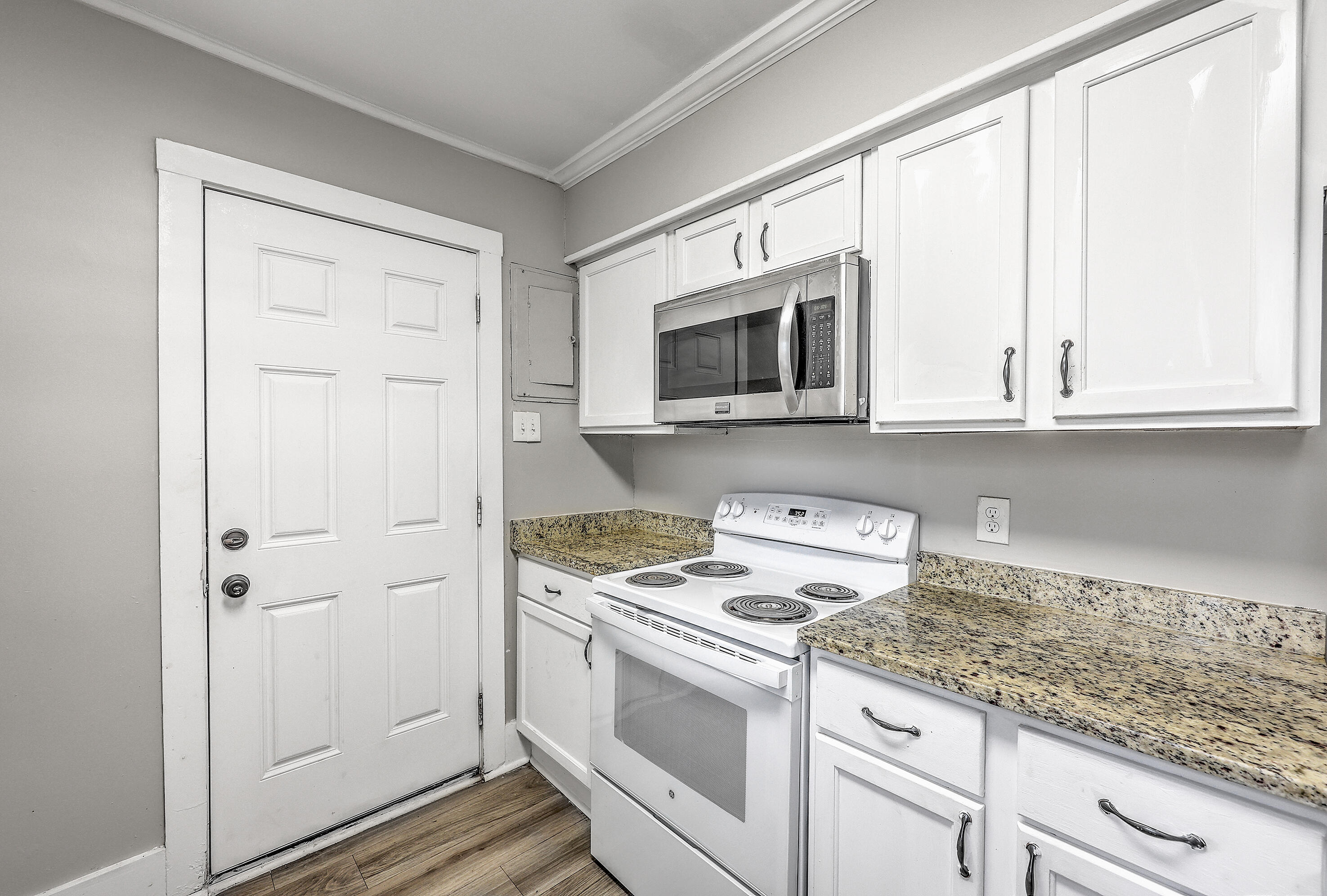 7629 Pinehurst Street