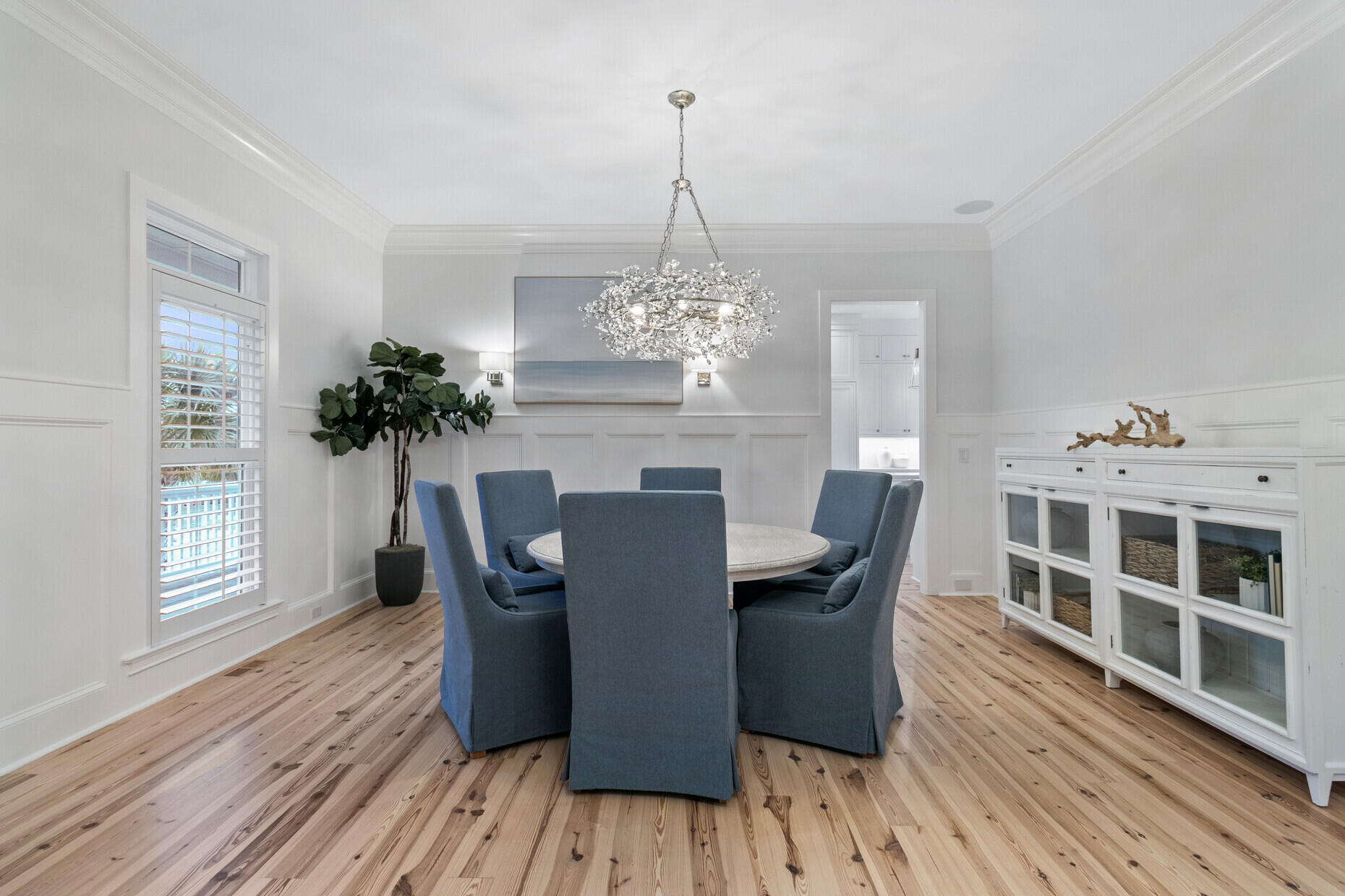 2777 Oak Manor Drive