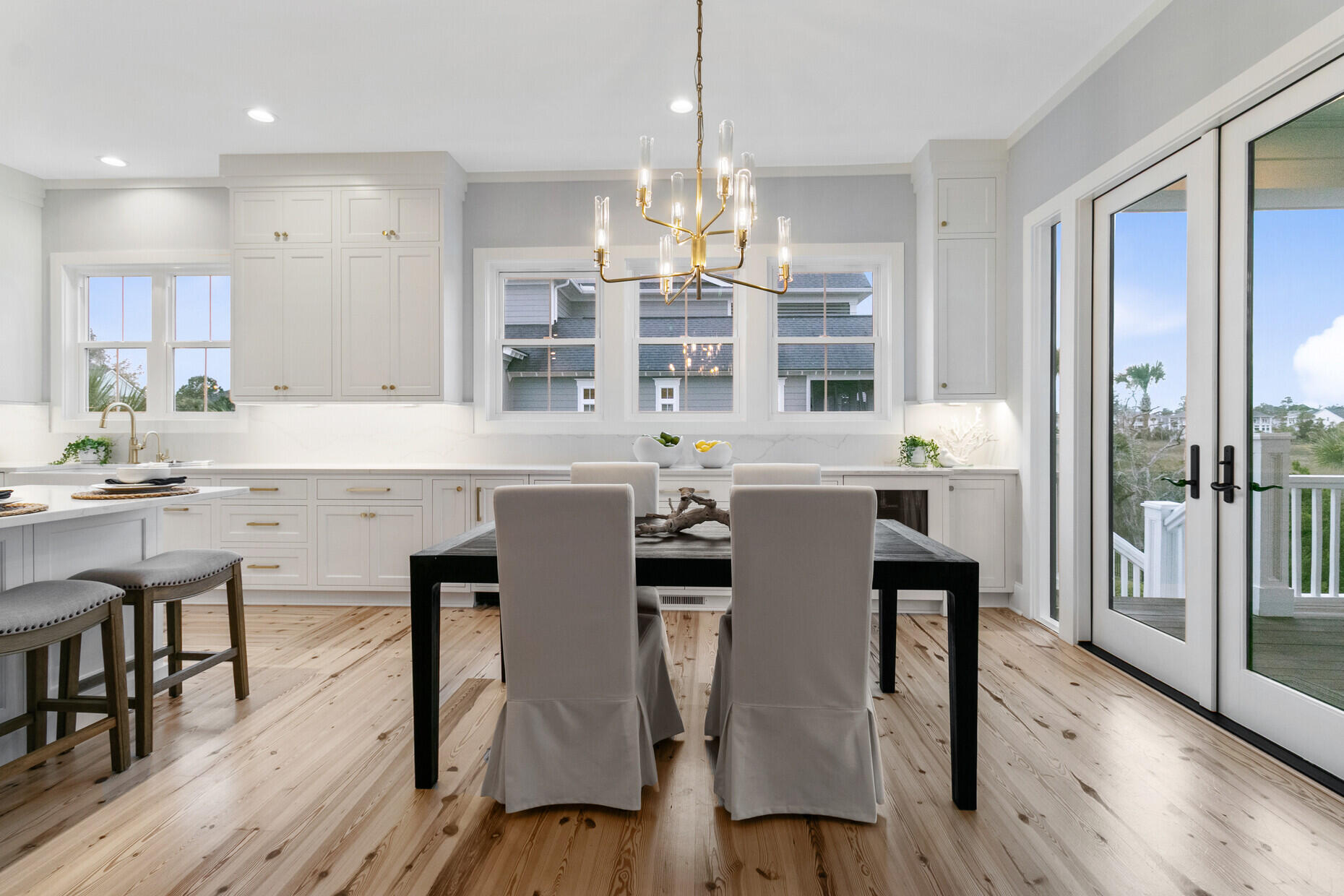 2777 Oak Manor Drive